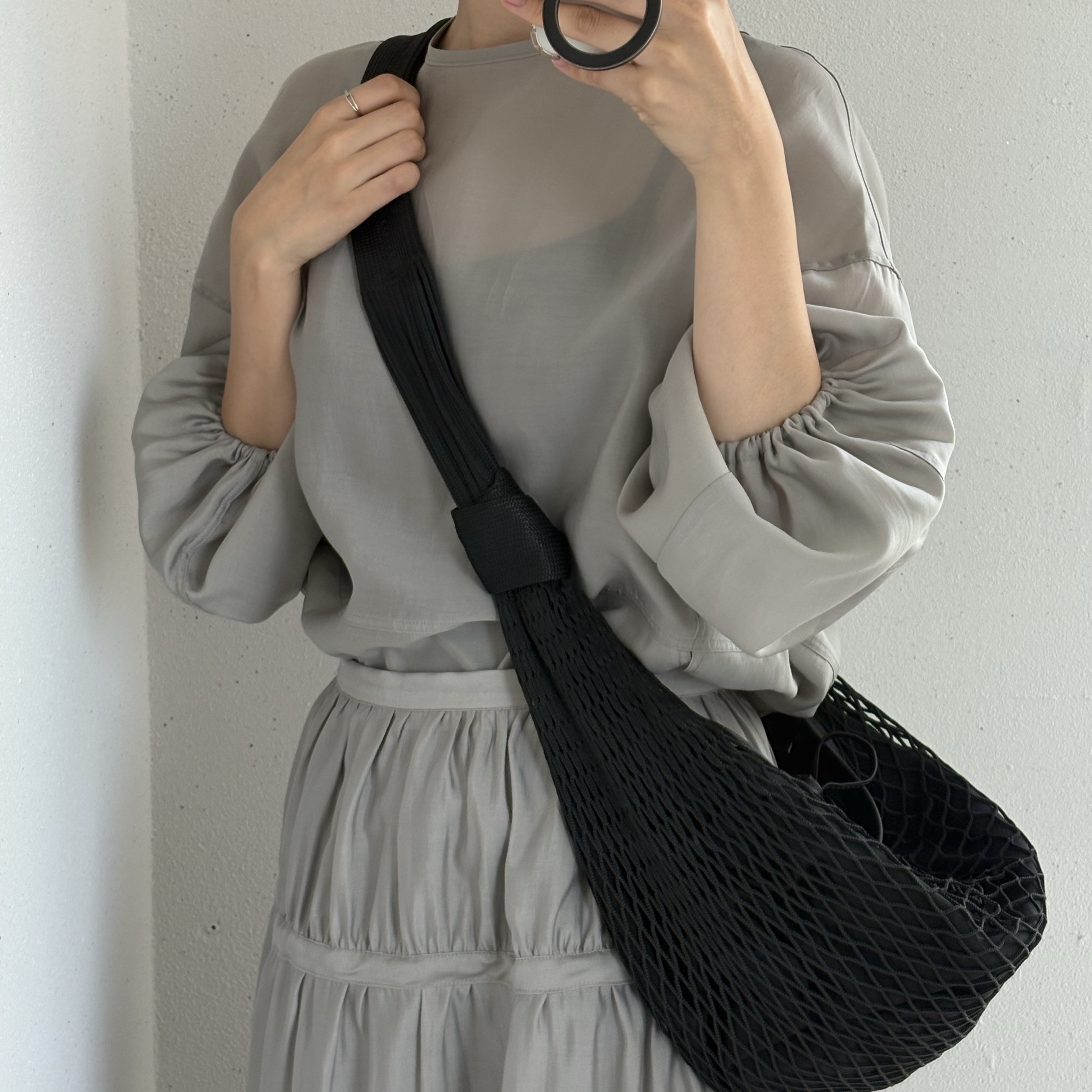 Lemaire Croissant Filt Bag Polyester Net Black 착용 스타일 - 2