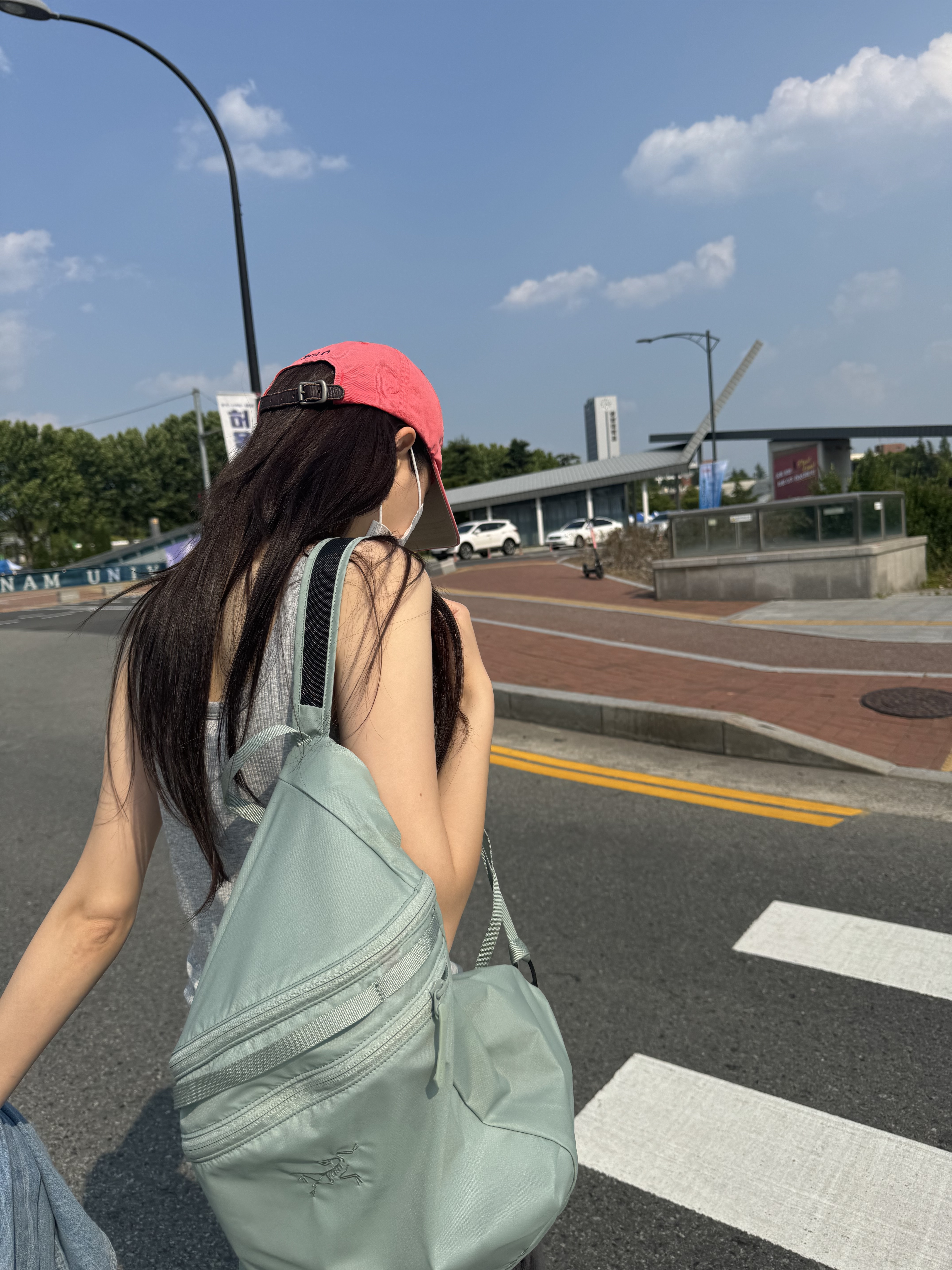 Arc'teryx Heliad 15 Backpack Stone Green 착용 스타일 - 2