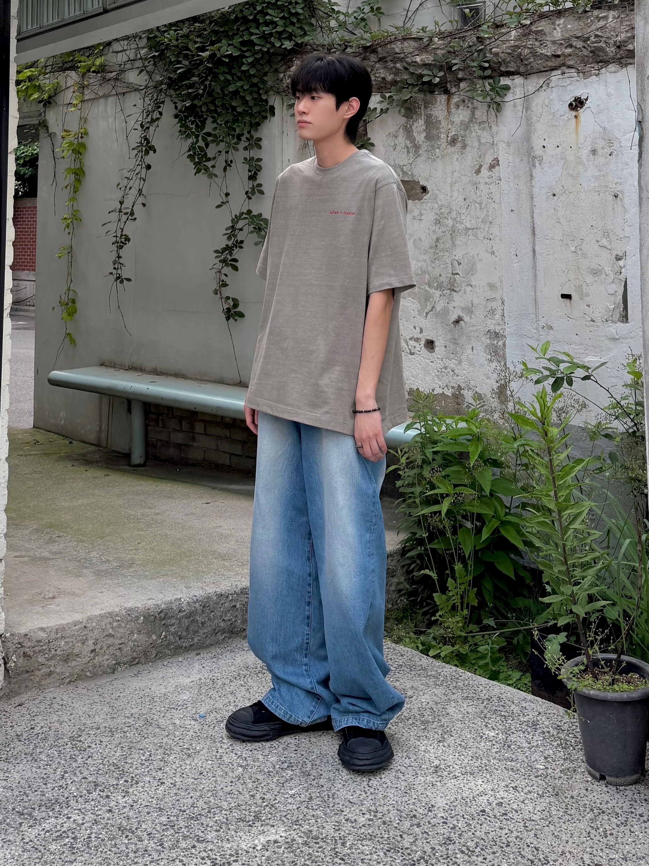Maison Mihara Yasuhiro Peterson OG Sole Canvas Low Sneakers Black Black, Maison Mihara Yasuhiro Peterson23 OG Sole Canvas Low-top Sneakers Black Black 착용 스타일 - 2