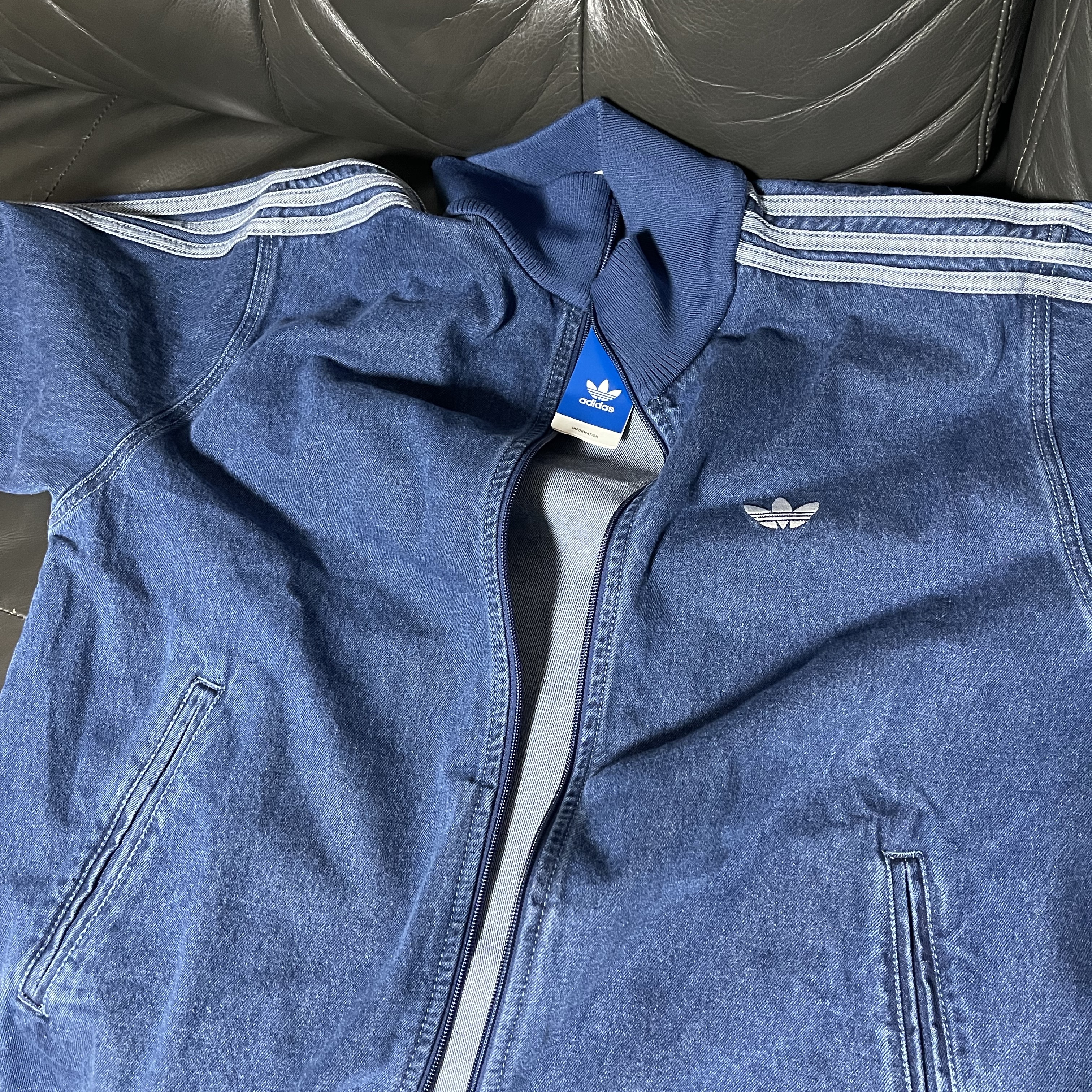 Adidas Adicolor Denim Firebird Track Top Medium Blue Denim - KR Sizing 착용 스타일
