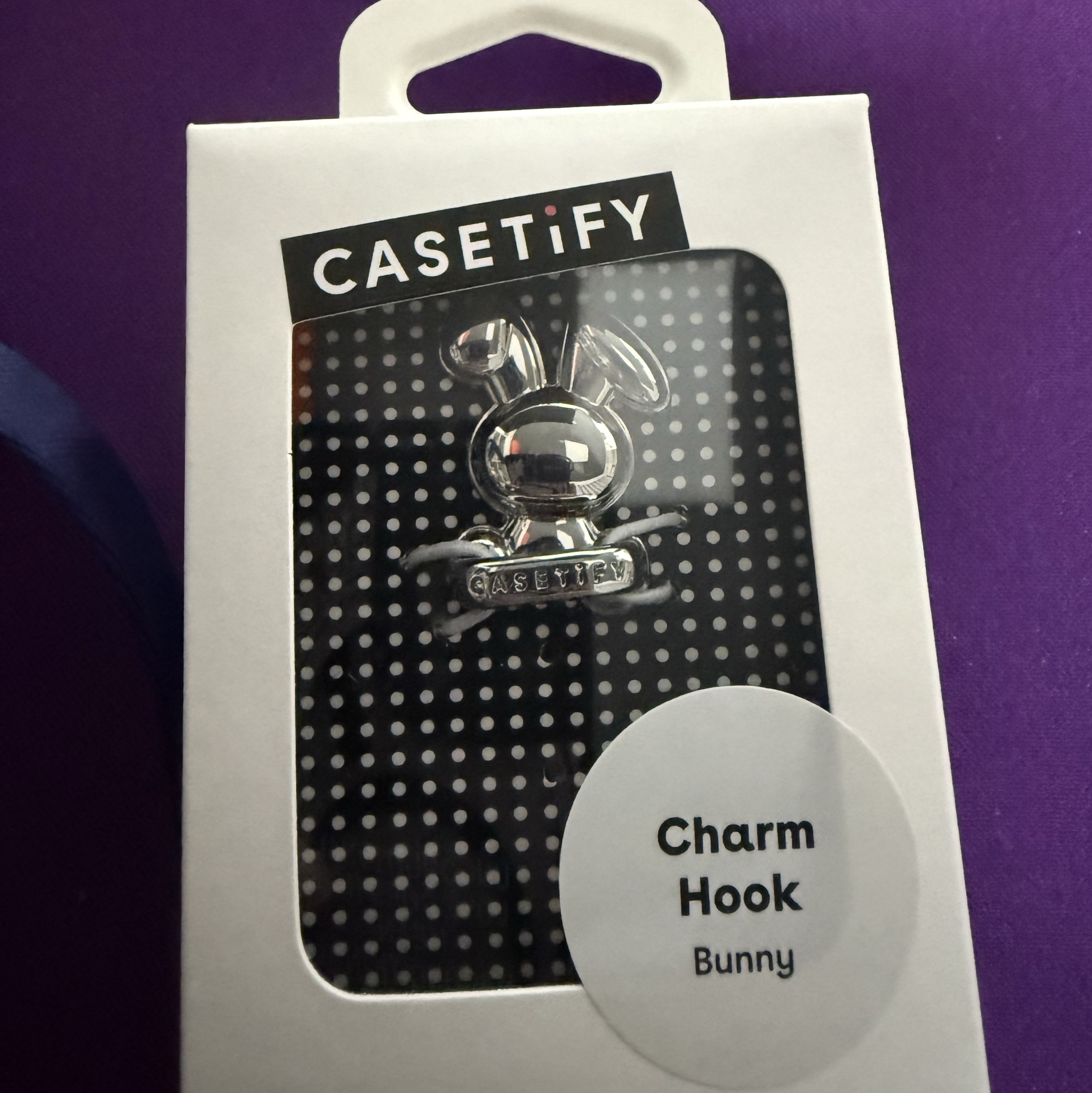 Casetify x Murakami Takashi Dob, and Then White Magsafe Compatible Impact Case Sky Blue 착용 스타일 - 3