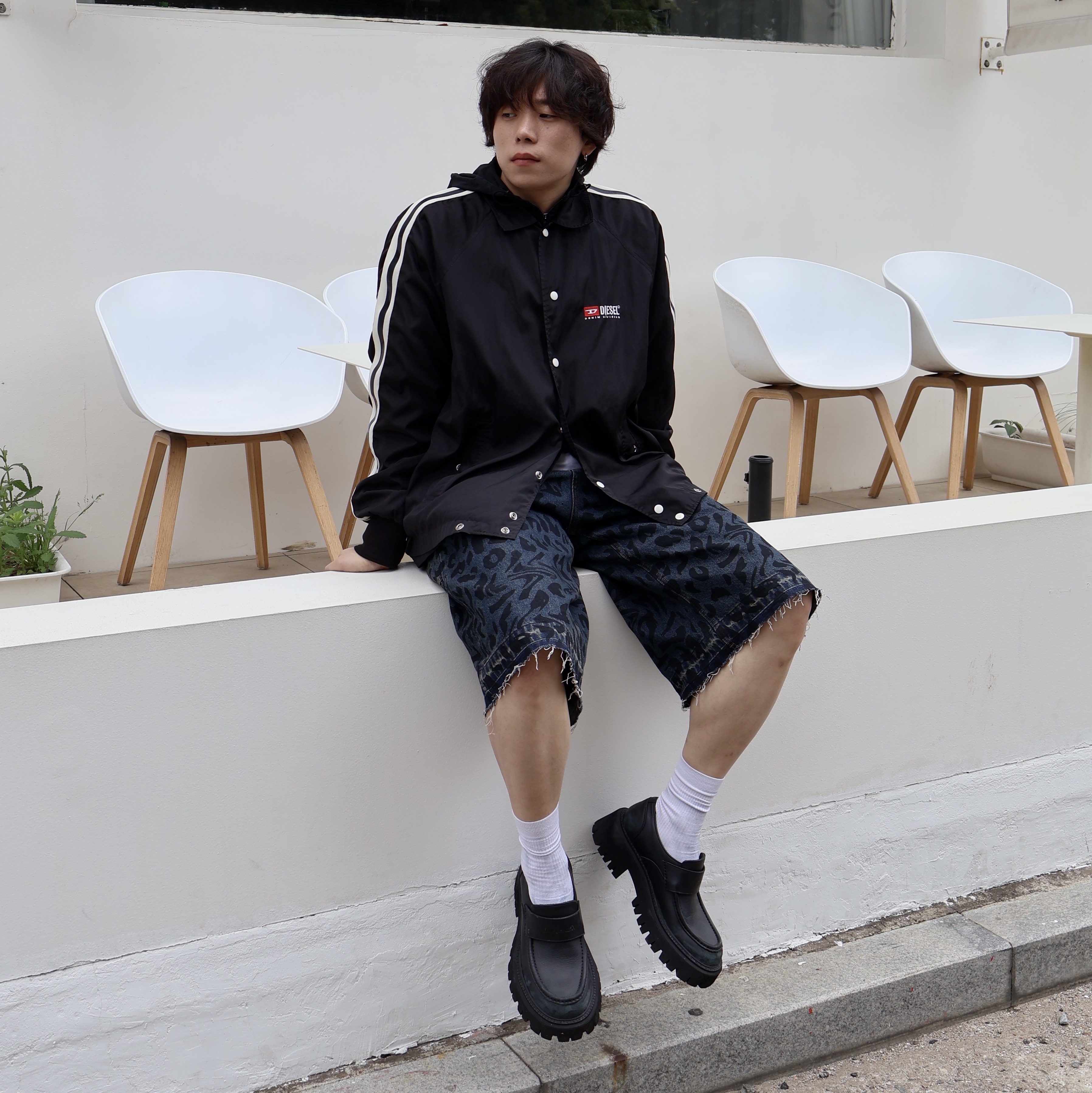 Balenciaga Tractor Loafer Black 착용 스타일 - 2