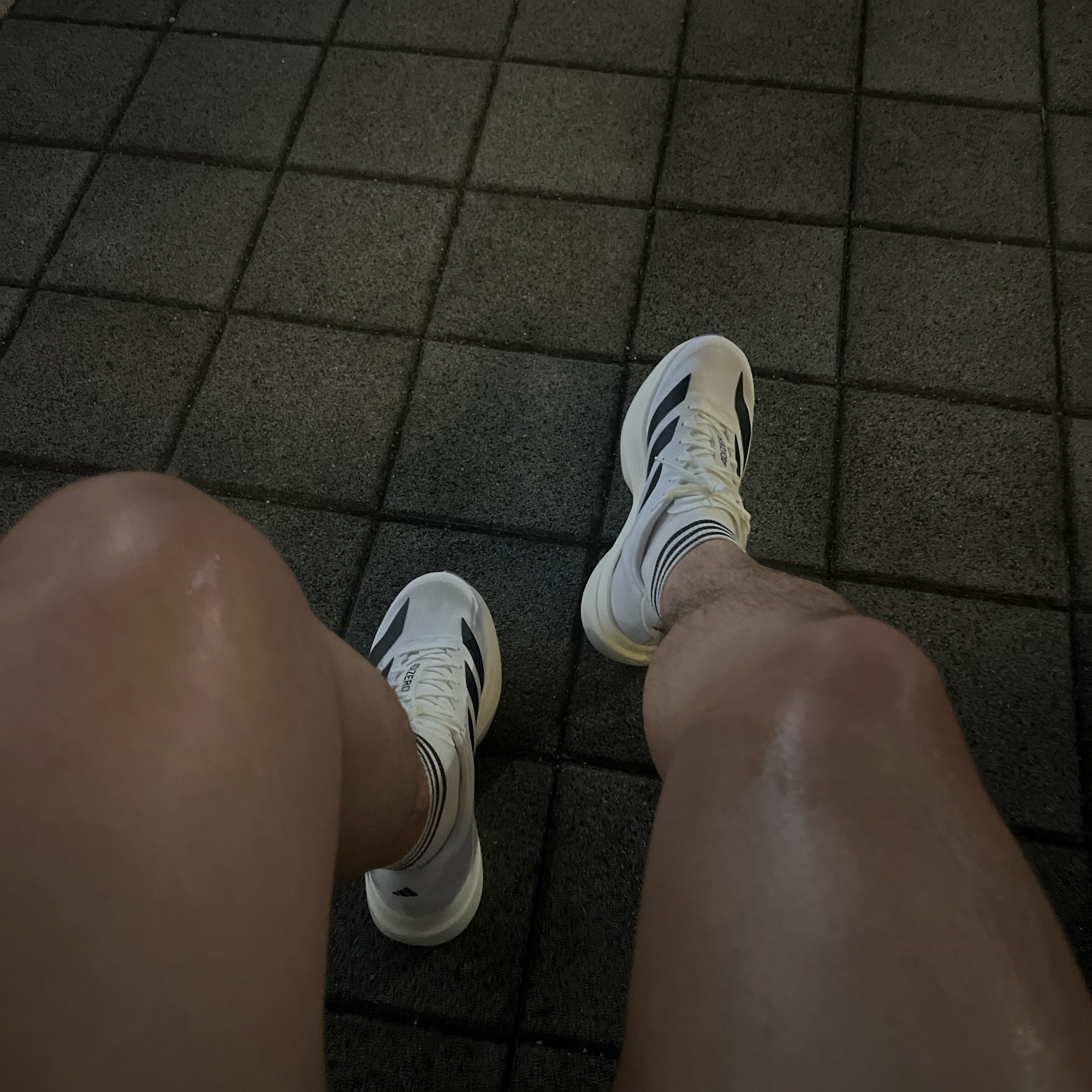 Adidas Adizero EVO SL Cloud White Core Black 착용 스타일