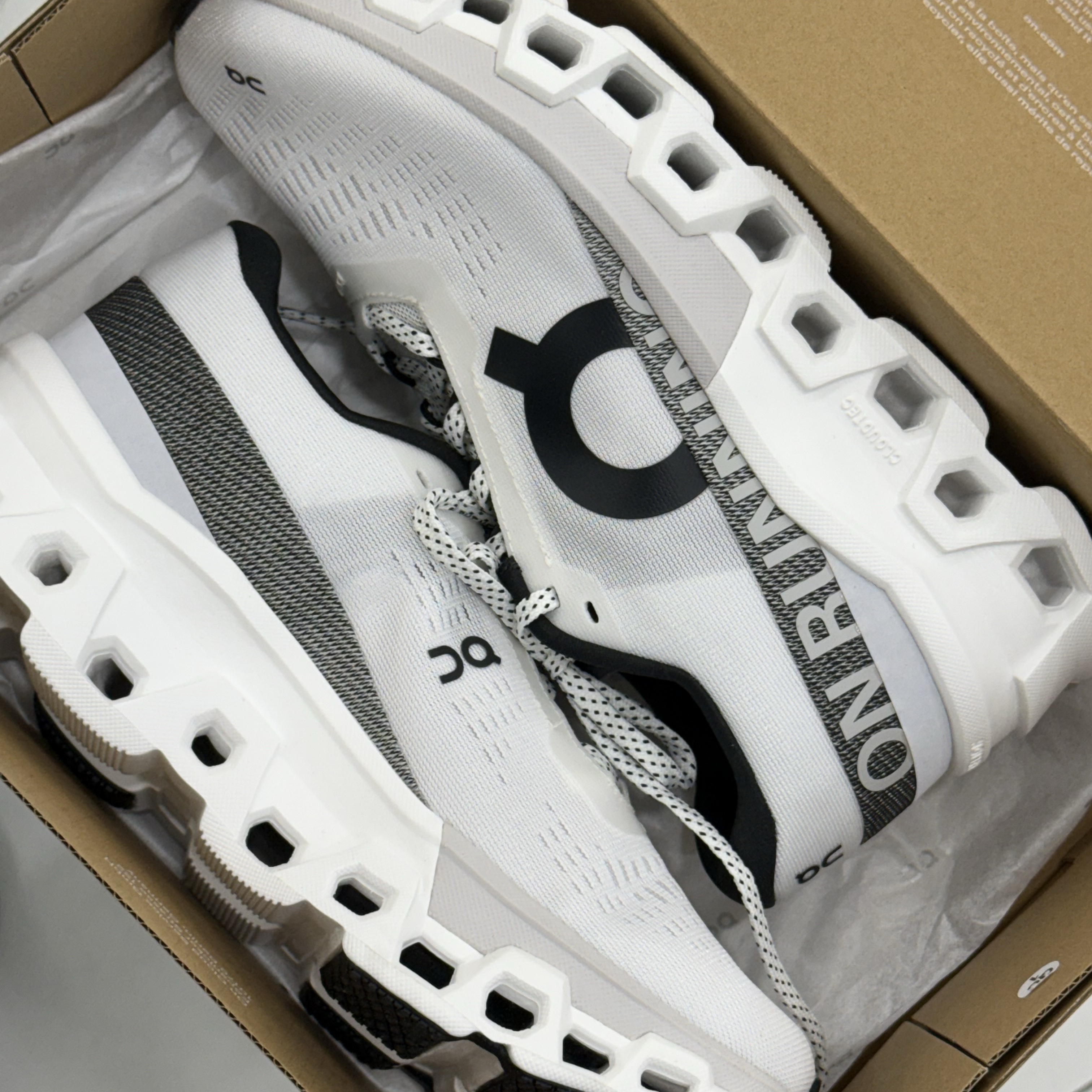 (W) On Running Cloudmonster 2 White Frost 착용 스타일 - 1