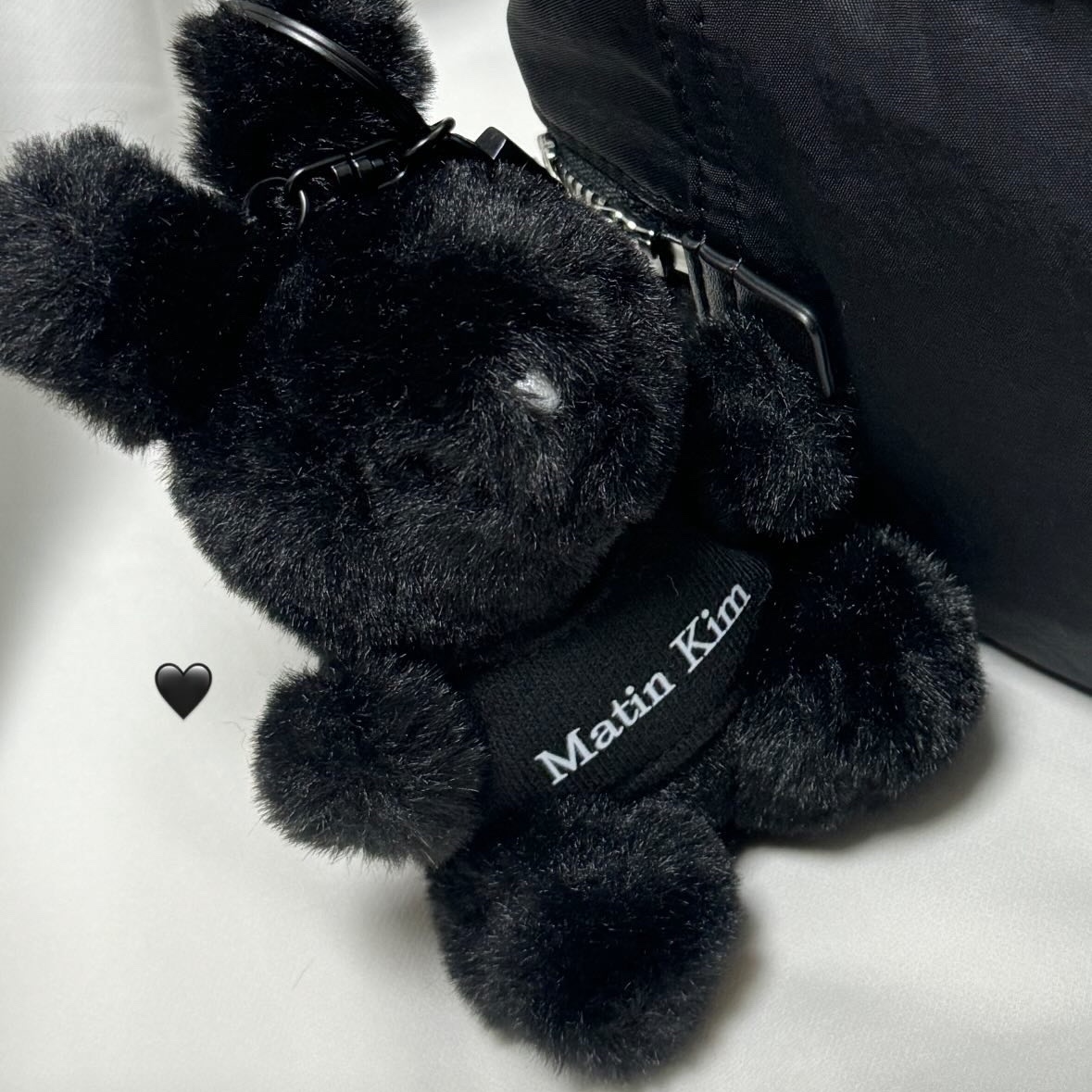 Matin Kim Black Bunny Toy Keyring Black 착용 스타일