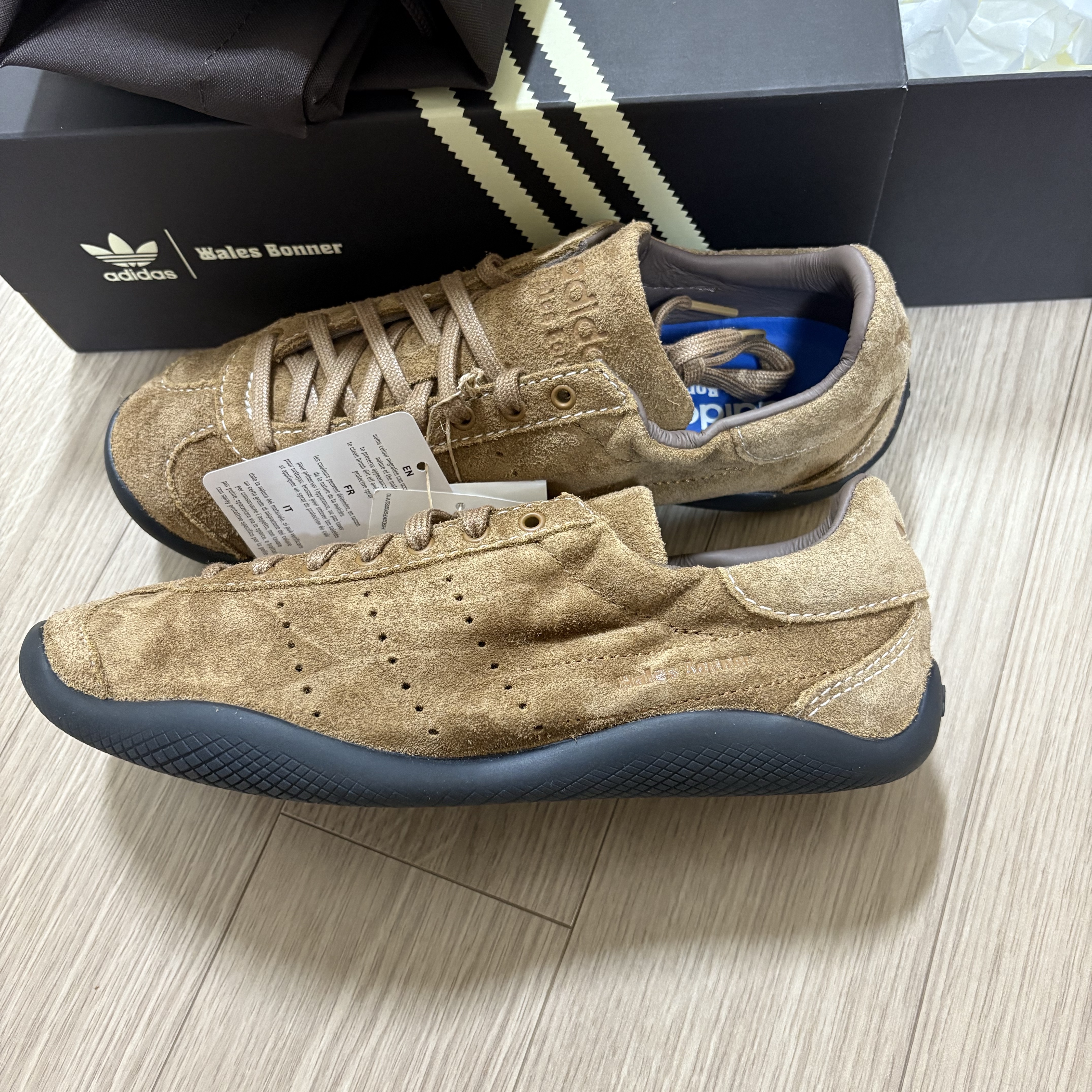 Adidas x Wales Bonner Karintha Suede Supplier Color Earth Strata Wonder 착용 스타일 - 1