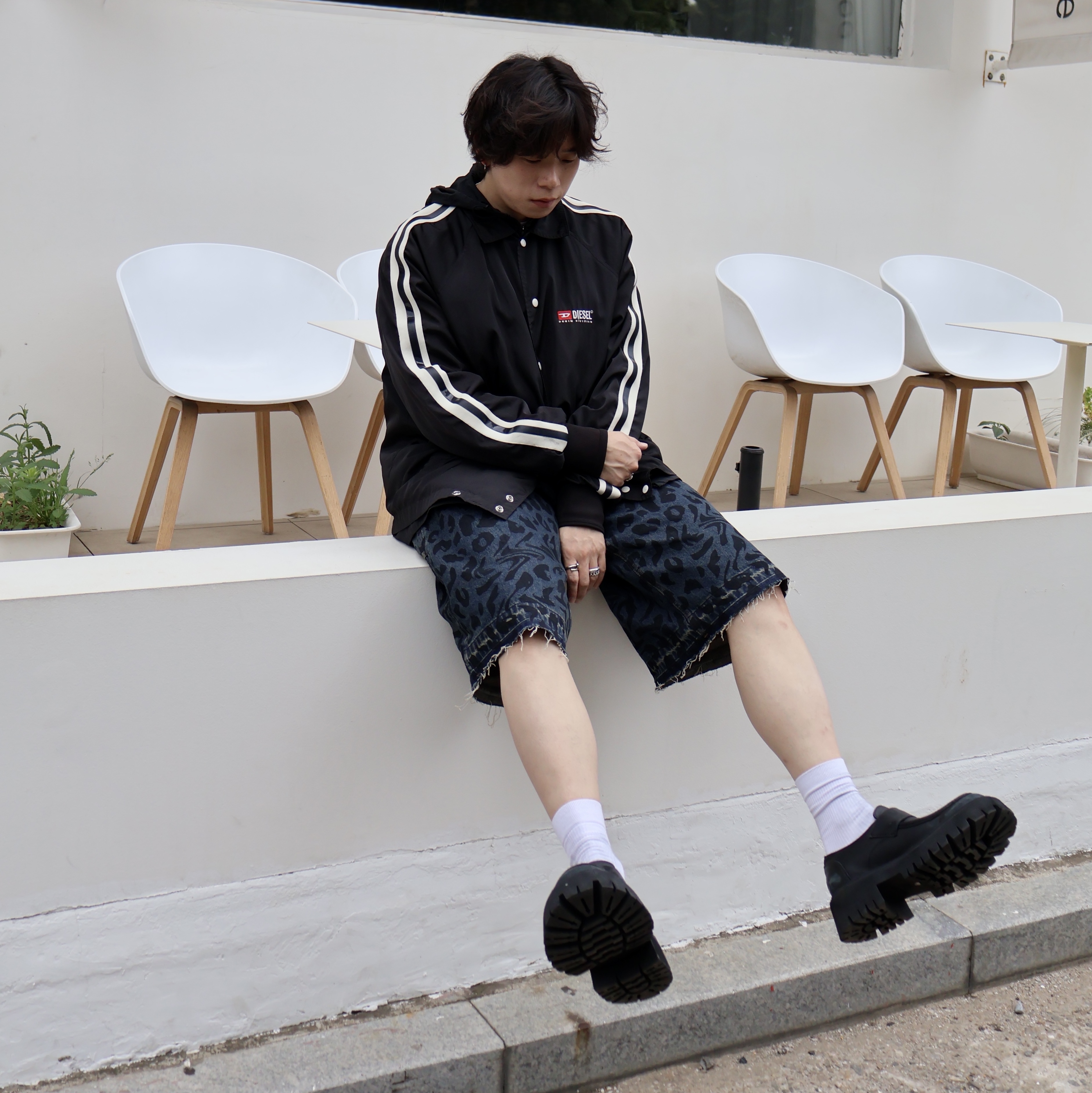 Balenciaga Tractor Loafer Black 착용 스타일 - 1