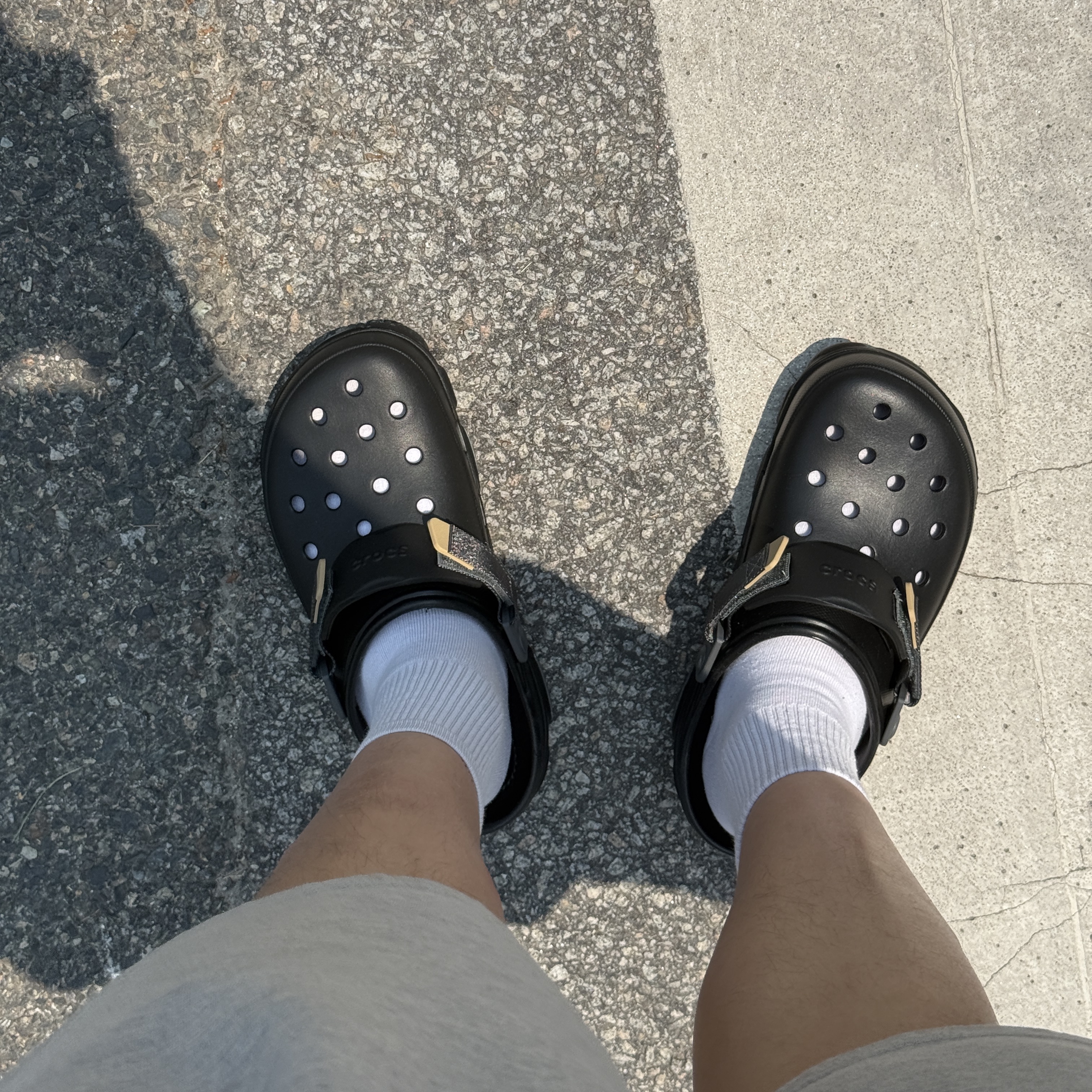 Crocs All Terrain Clog Black 착용 스타일