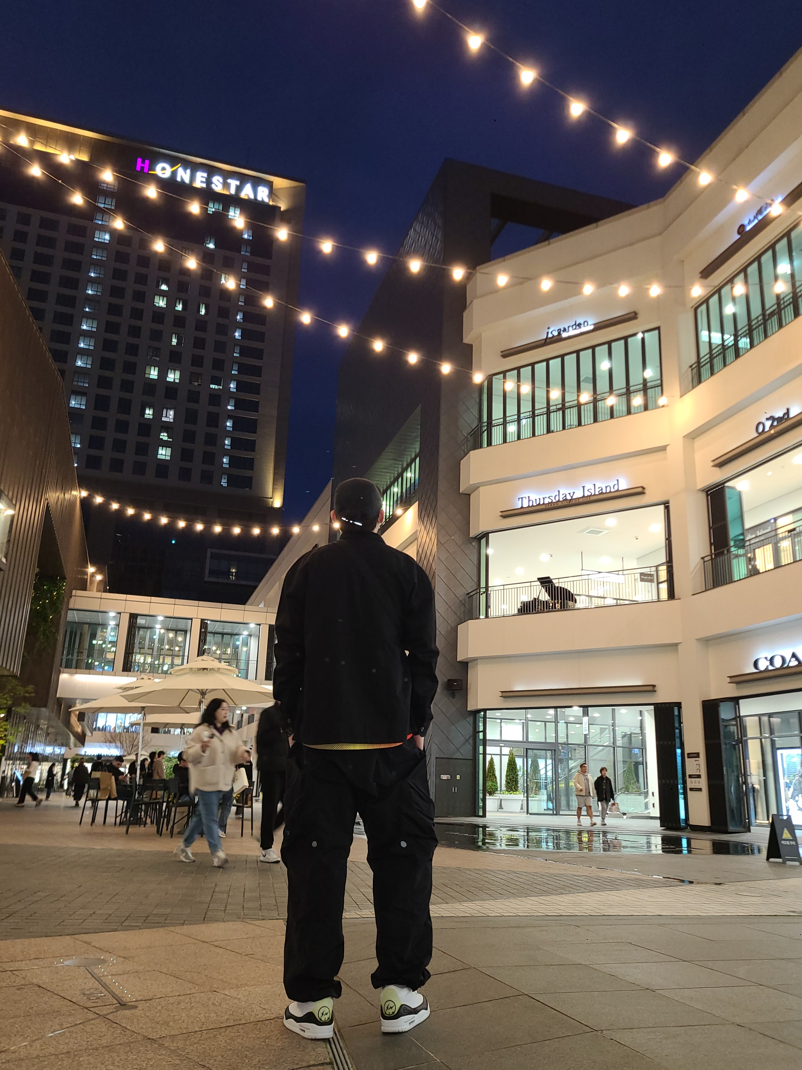 Nike x Off-White NRG Track Pants Black - US/EU, Jordan 3 x Fragment Retro SP White Black 착용 스타일 - 2