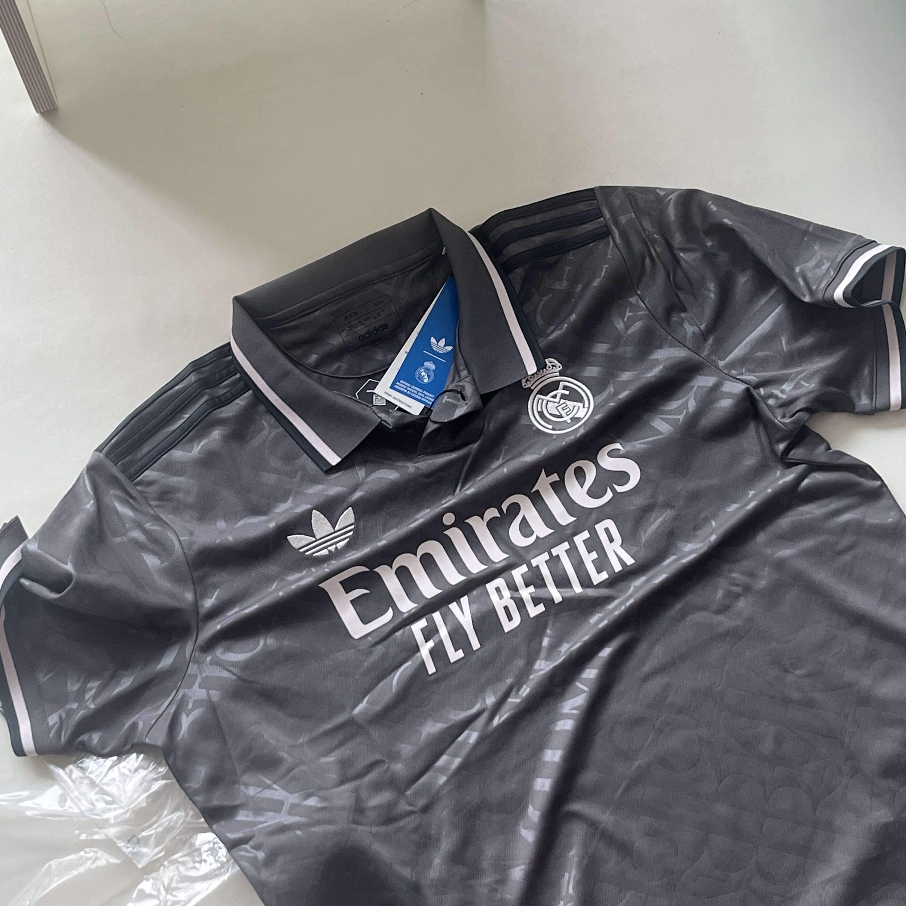 Adidas Real Madrid 2024/25 3rd Jersey Charcoal - KR Sizing (Non Marking Ver.) 착용 스타일