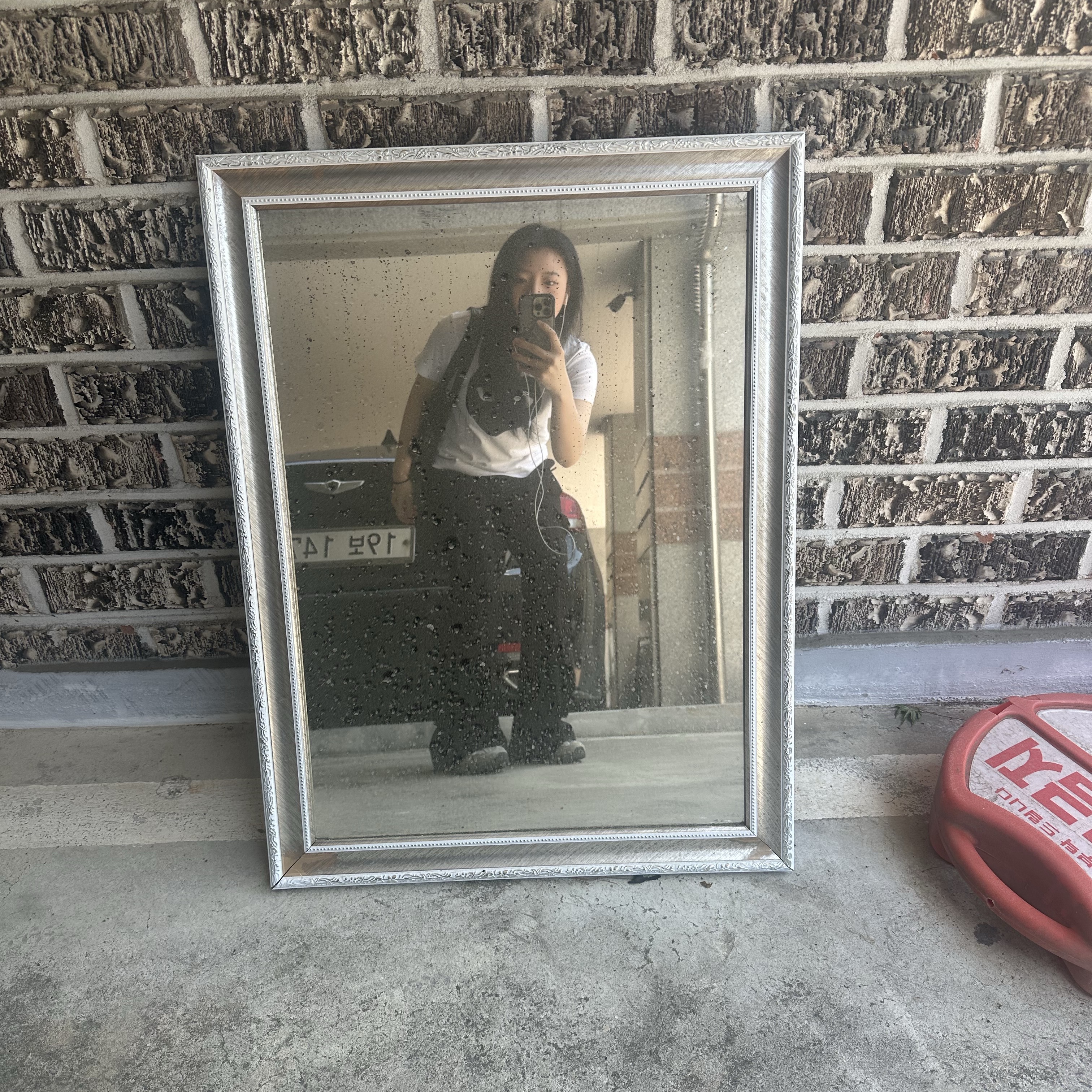 (W) Play Comme des Garcons Black Heart T-Shirt White, Asics Gel-Sonoma 15-50 Oyster Grey 착용 스타일 - 1