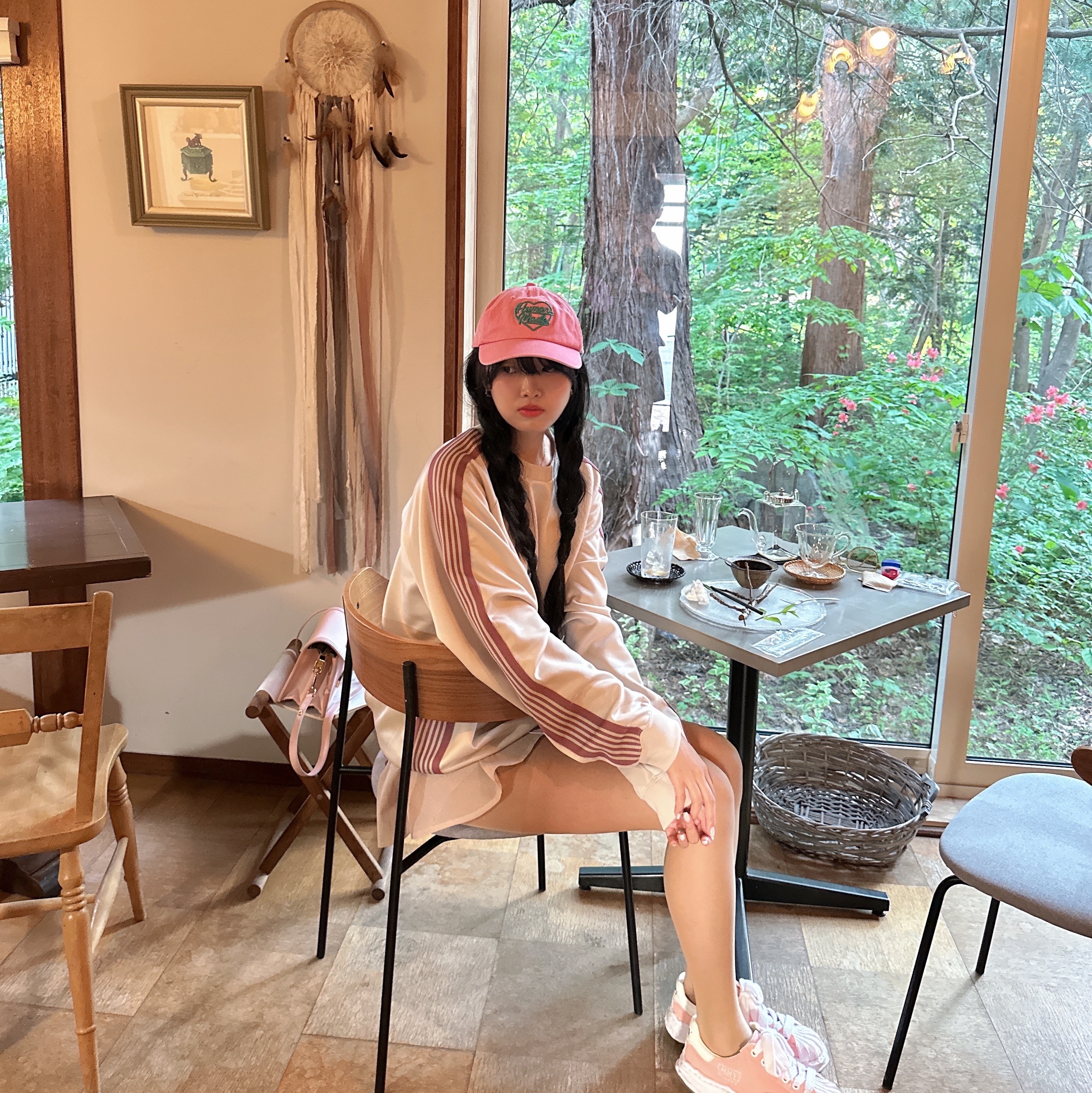 Needles Track Crew Neck Shirt Poly Smooth Ivory, Maison Mihara Yasuhiro Blakey OG Sole Canvas Low-top Sneakers Pink 착용 스타일 - 2