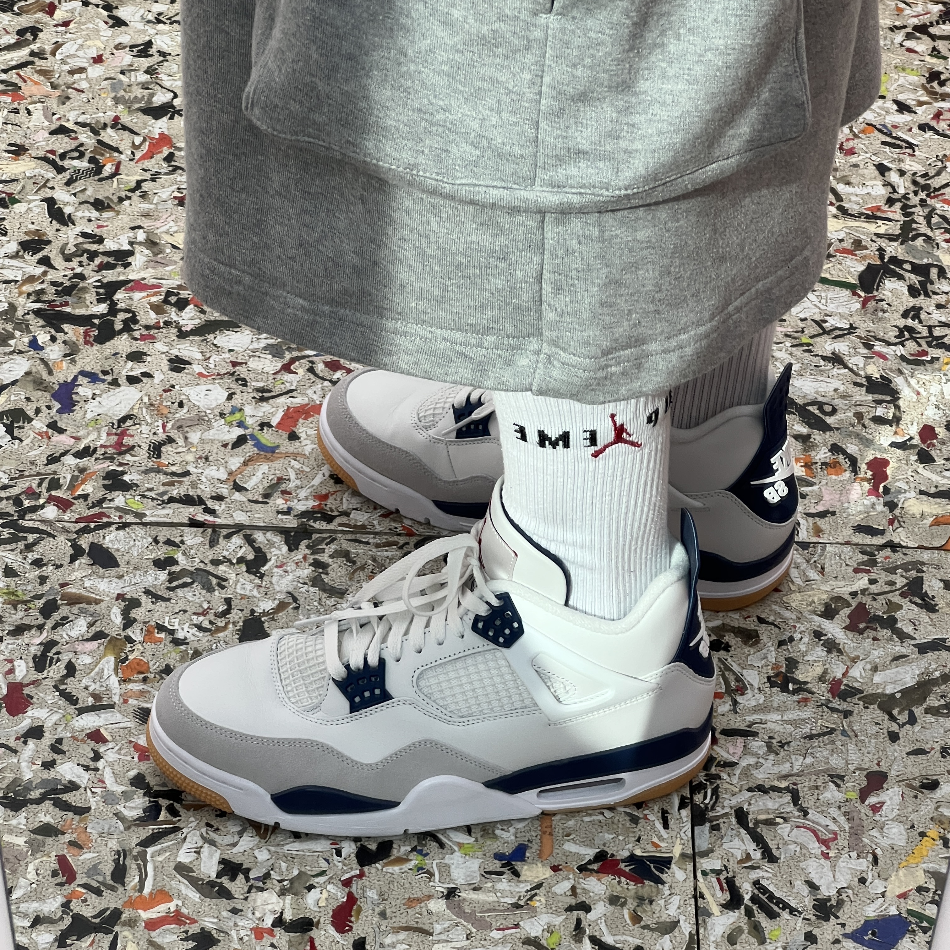 Jordan 4 x Nike SB Retro SP Navy, Supreme x Jordan Crew Socks White (2 Pack) - 24FW 착용 스타일