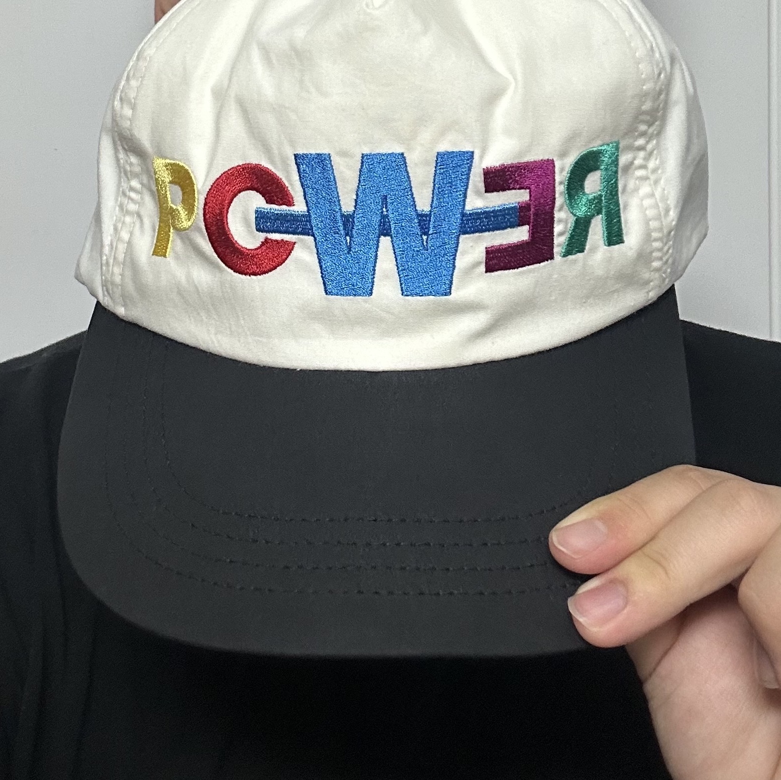 G-DRAGON Power Ball Cap White 착용 스타일
