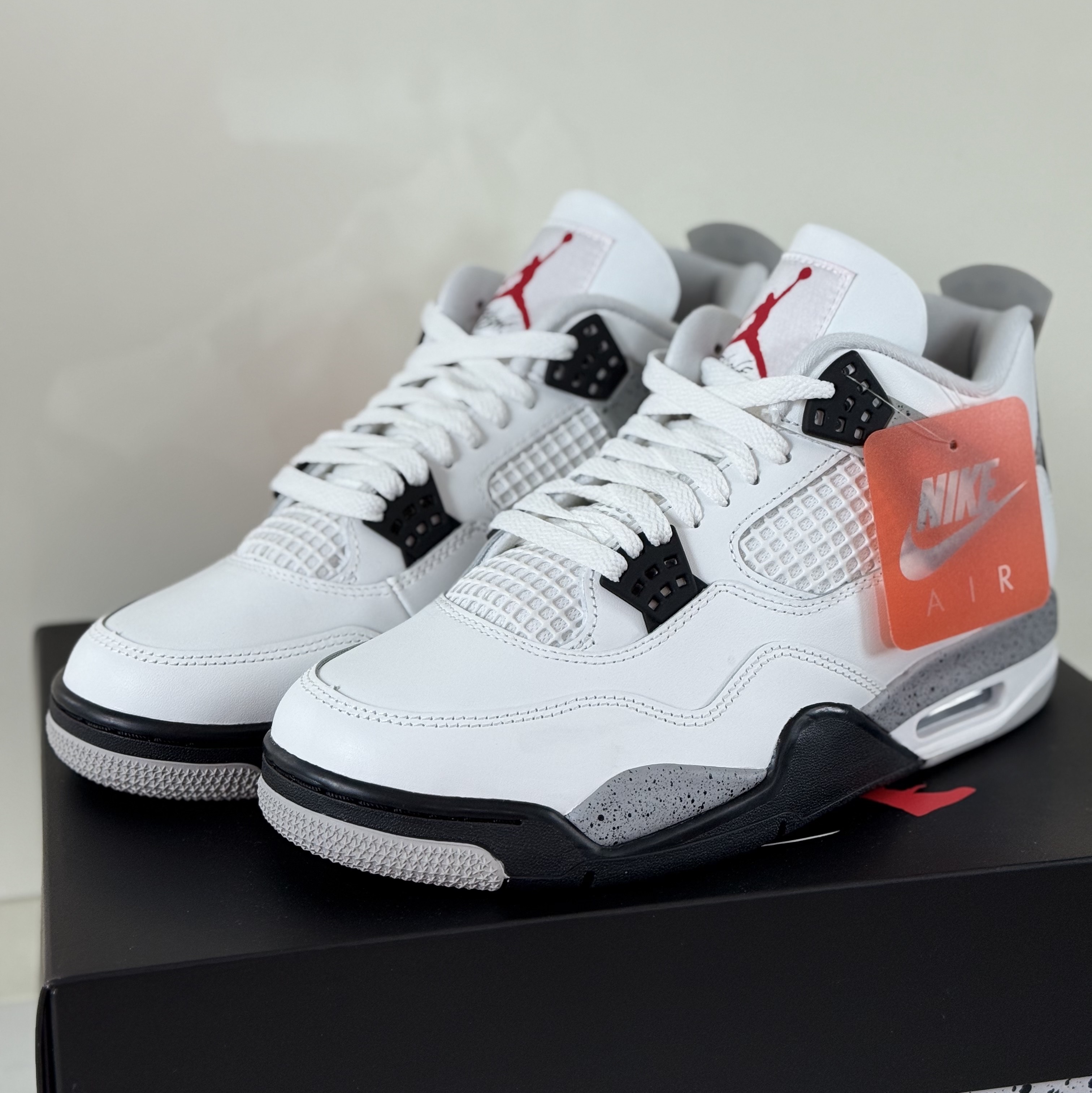 Jordan 4 Retro OG White Cement 2025 착용 스타일