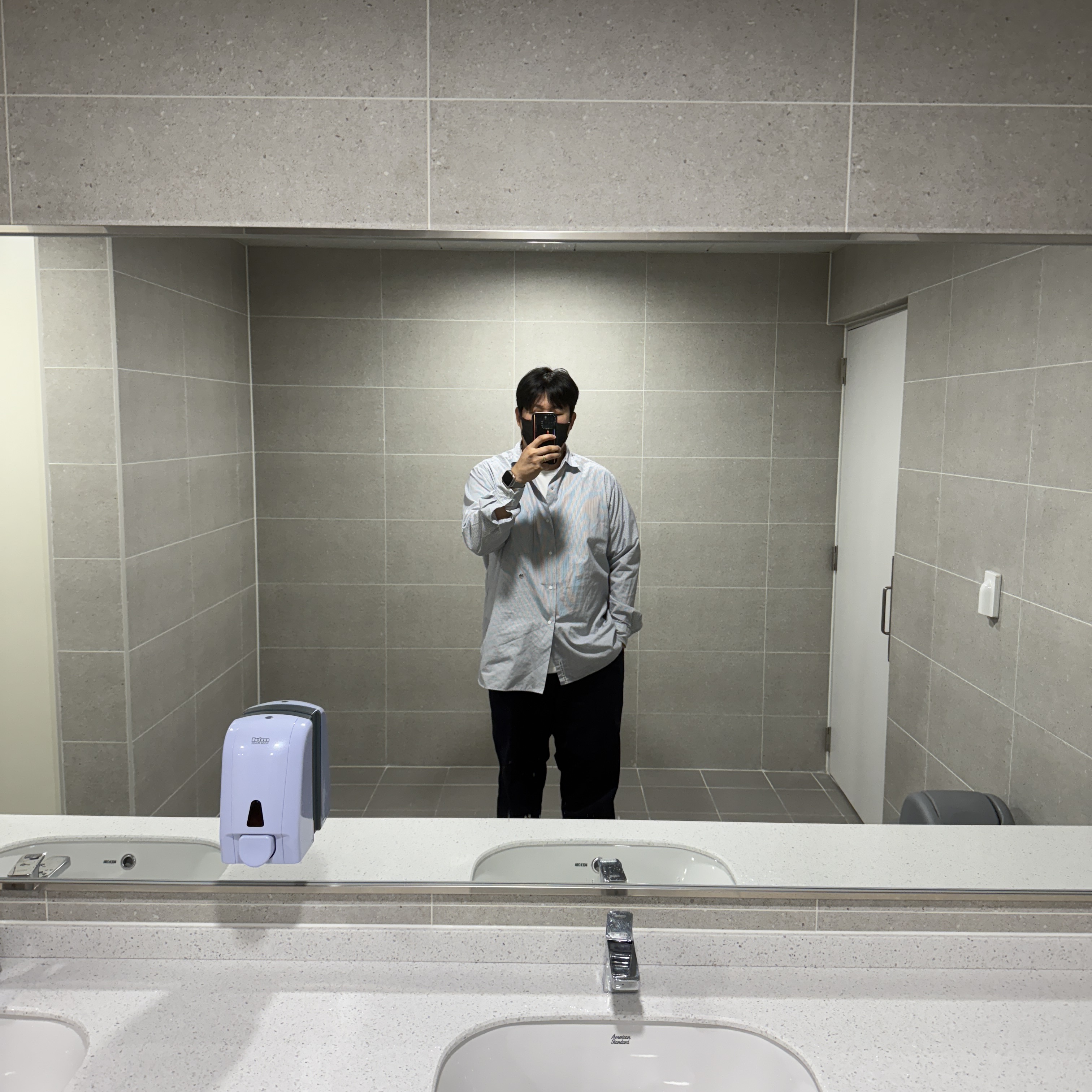 Nanamica Wide Chino Pants Navy, Nanamica Regular Collar Stripe Wind Shirt Navy 착용 스타일