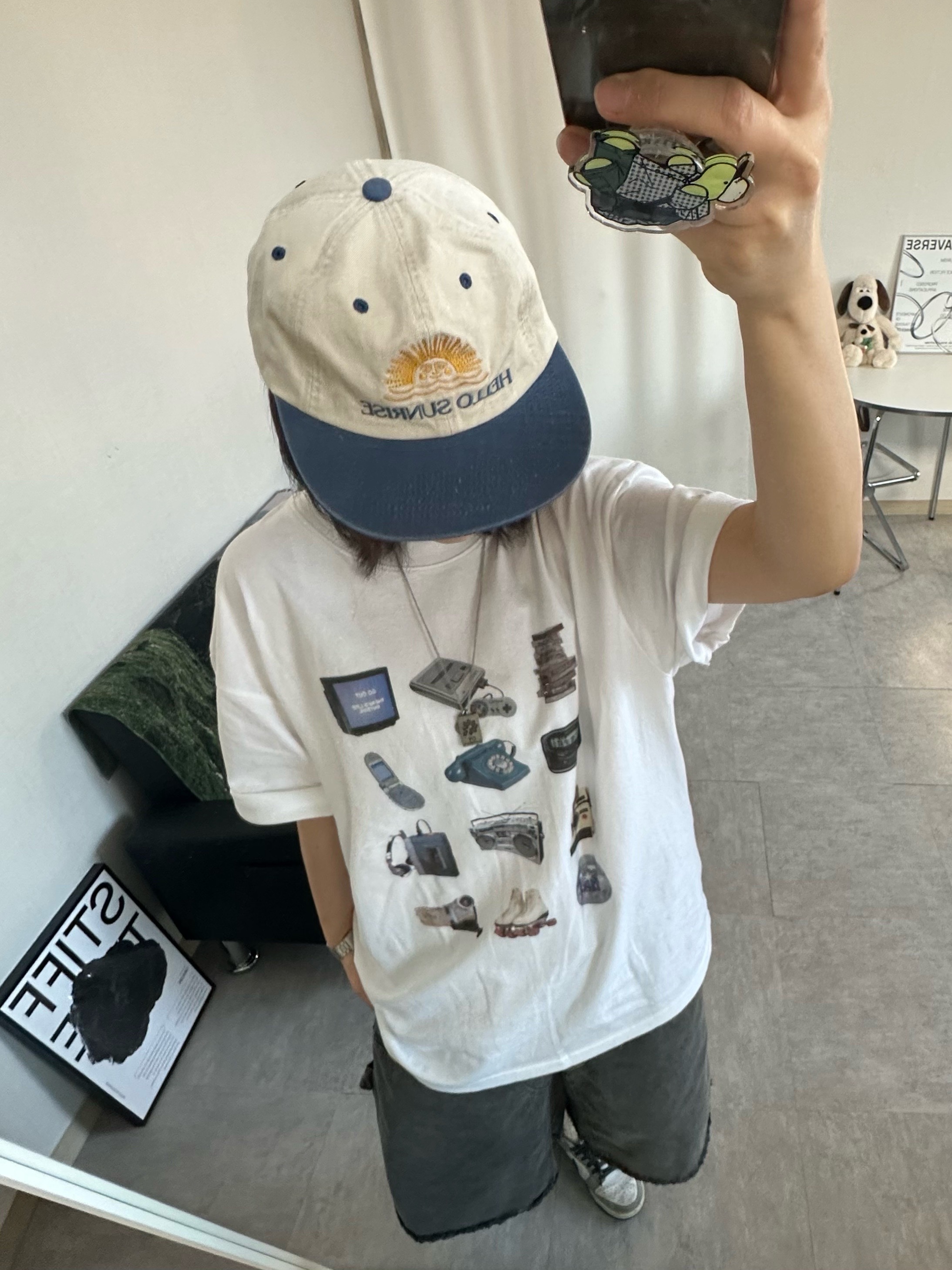 Adidas Superstar Premium Black White, Hello Sunrise Two Tone Washed OG Logo 6Panel Cap Beige & Vintage Blue 착용 스타일 - 3