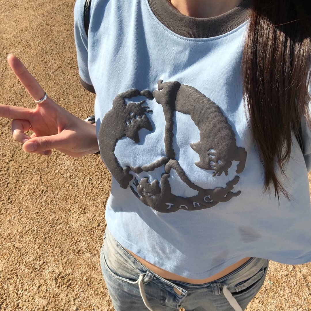 Dominant Purrfect Peace Ringer Crop T-Shirt Sky Blue 착용 스타일 - 2