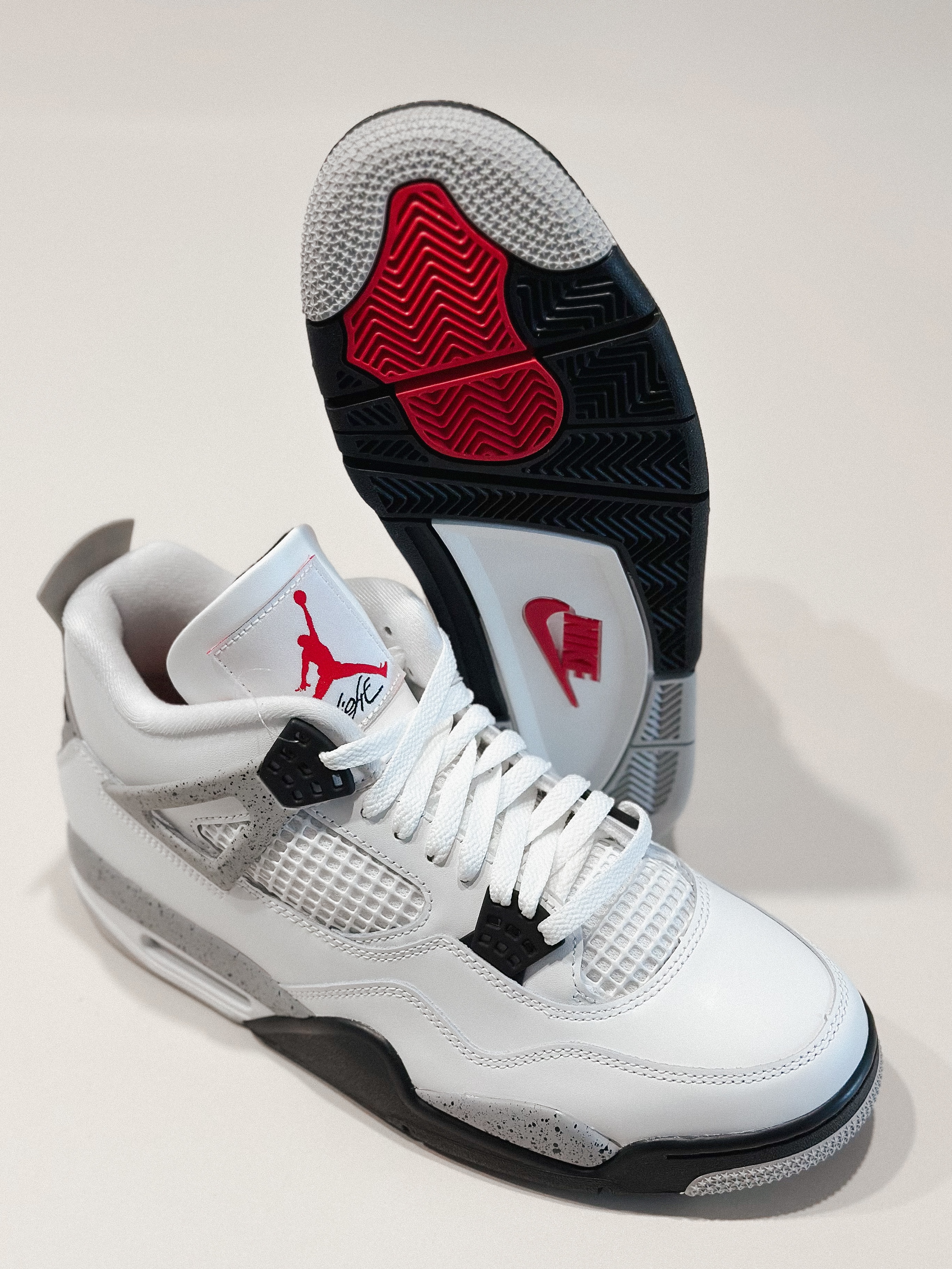 Jordan 4 Retro OG White Cement 2025 착용 스타일 - 2