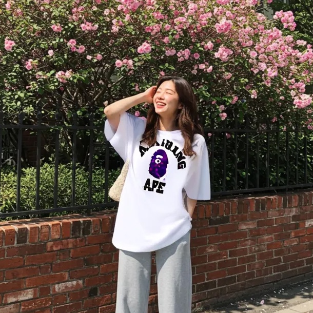 BAPE Color Camo College T-Shirt White Purple 착용 스타일
