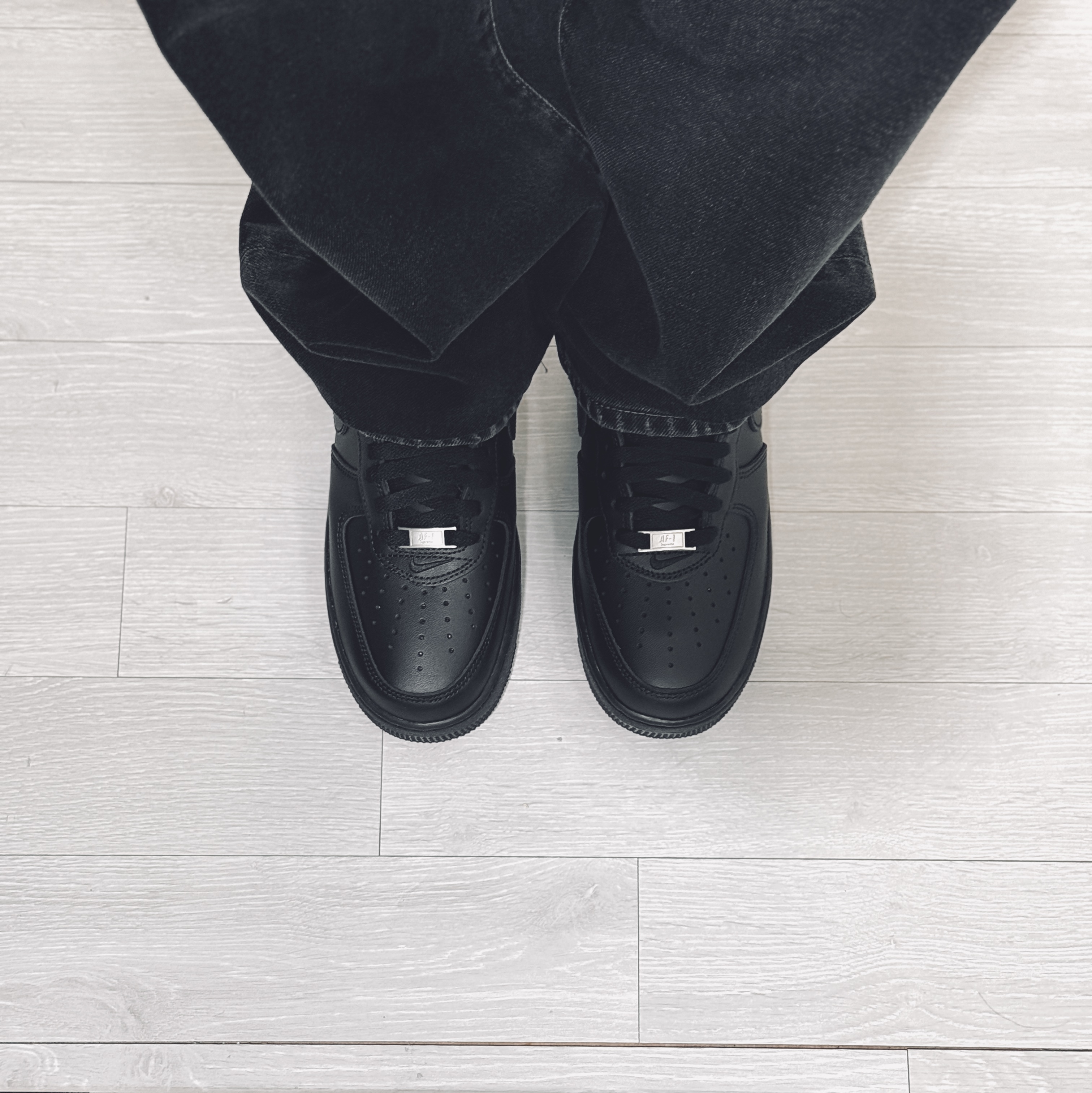 Nike x Supreme Air Force 1 Low Black, [20% 적립] Polo Ralph Lauren Heritage Straight Distressed Jeans Beavenmeadow - 25SS 착용 스타일