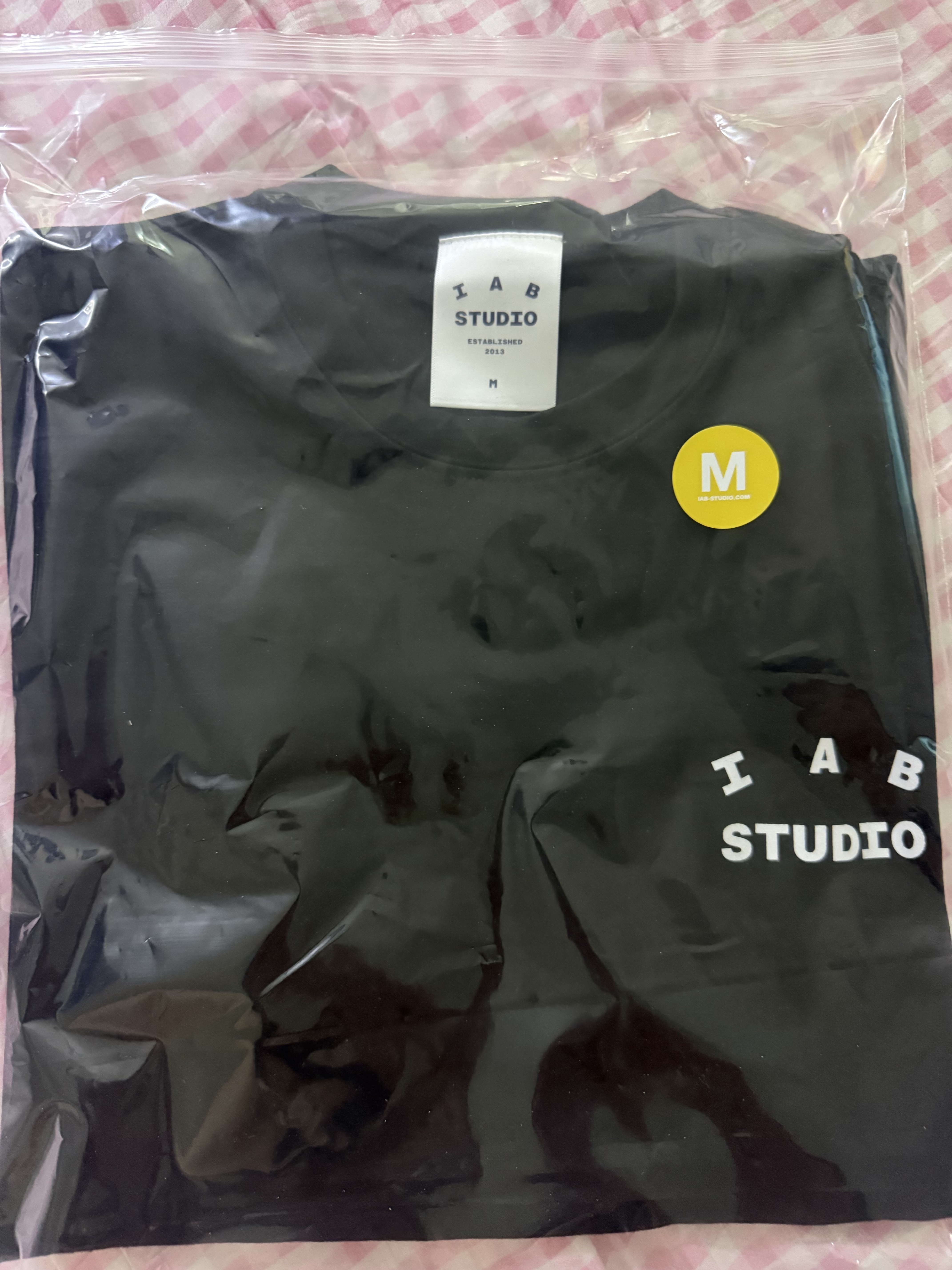 IAB Studio Basic T-Shirt Black White 착용 스타일