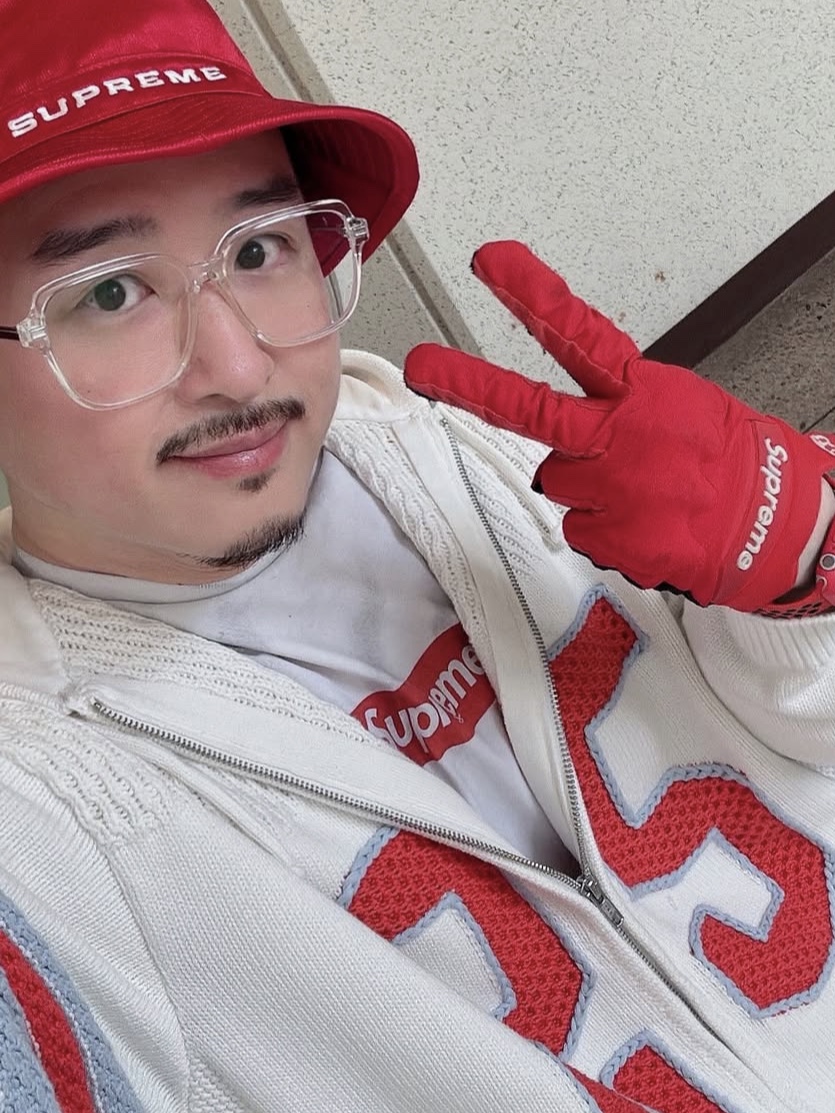 Supreme x Nike Dazzle Crusher Red - 24SS, Supreme Sport Zip Up Hooded Sweater White - 25SS 착용 스타일 - 2