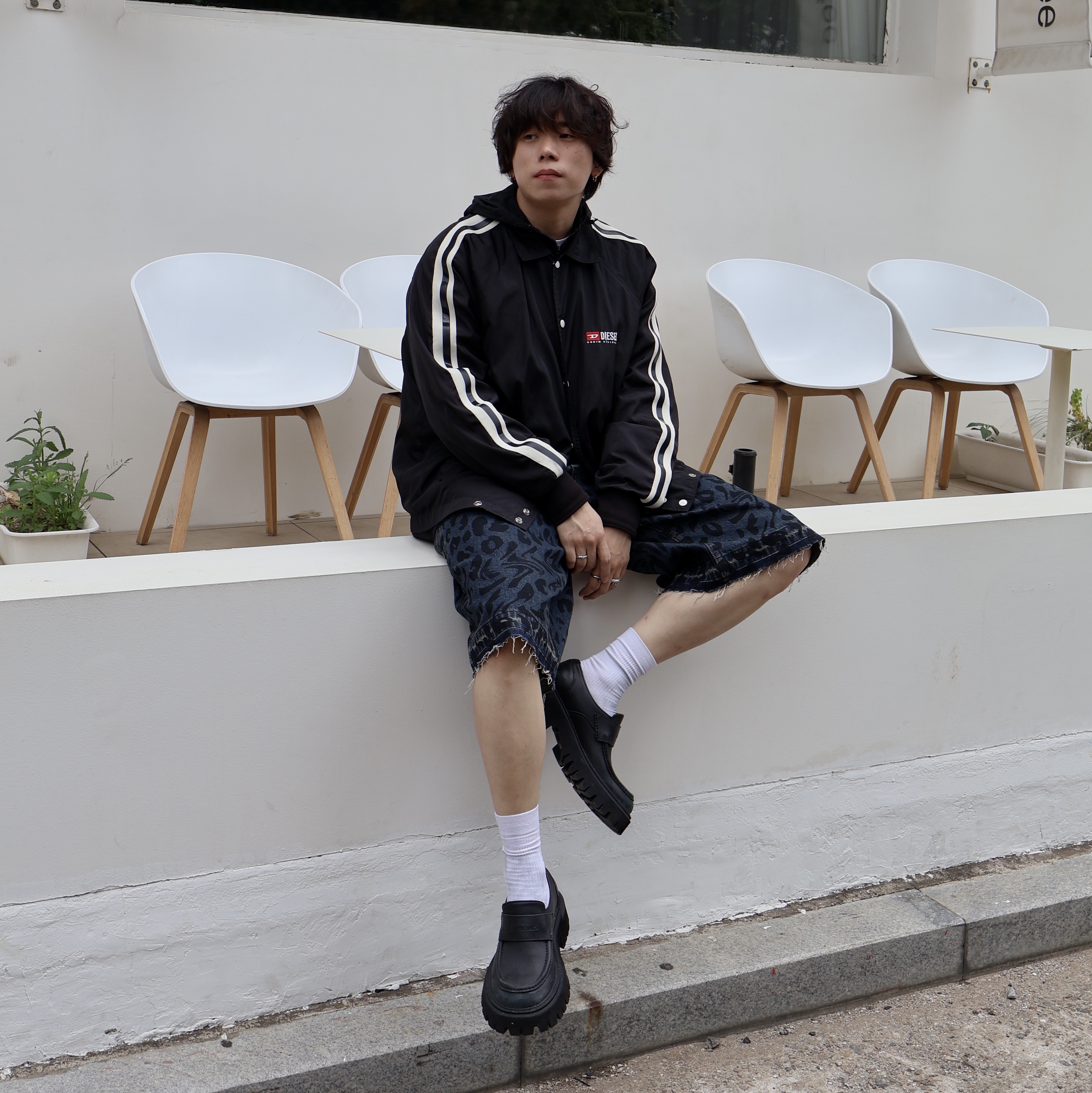 Balenciaga Tractor Loafer Black 착용 스타일 - 3