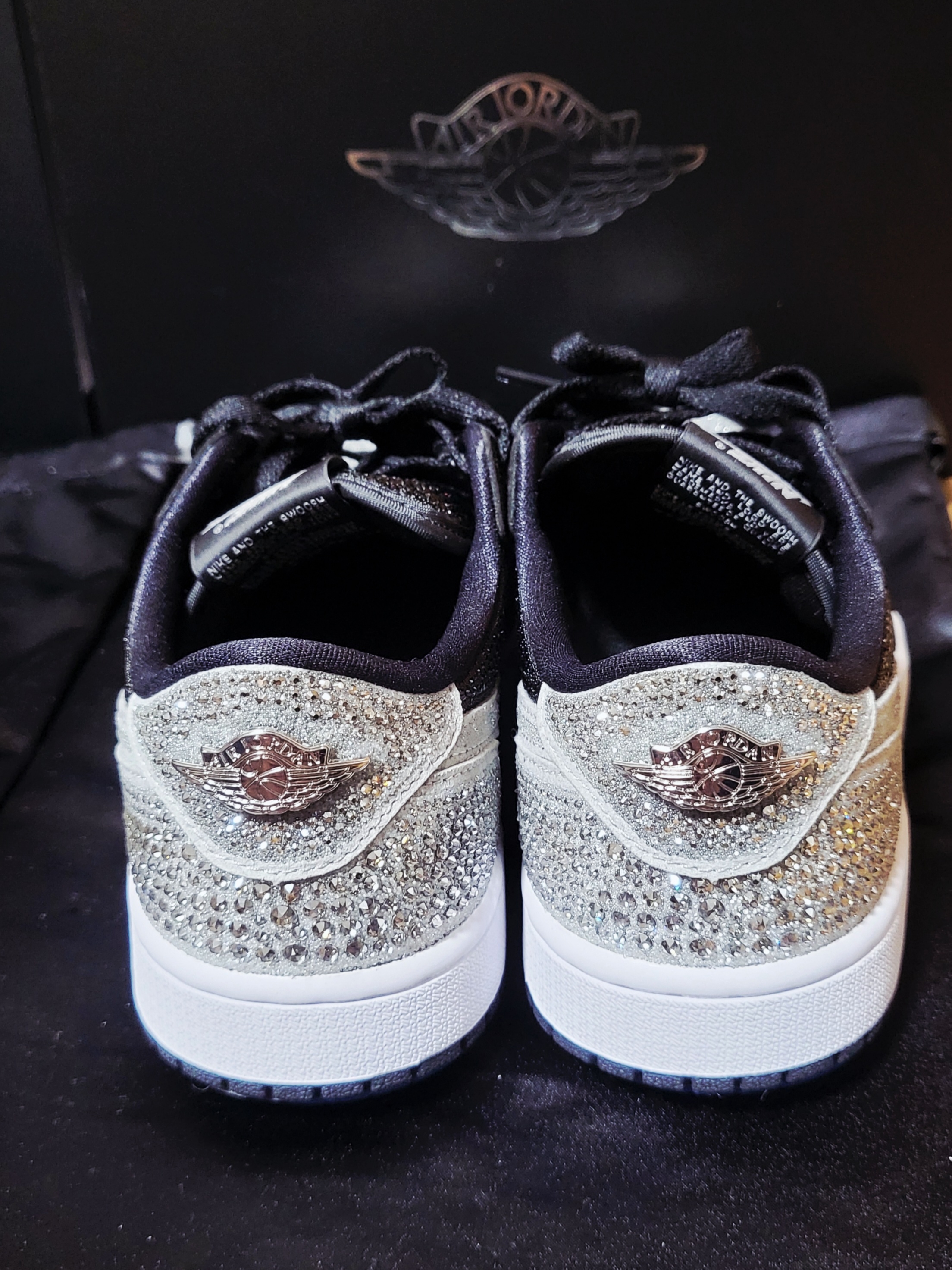 (W) Jordan 1 x Swarovski Low OG Crystal 착용 스타일 - 5
