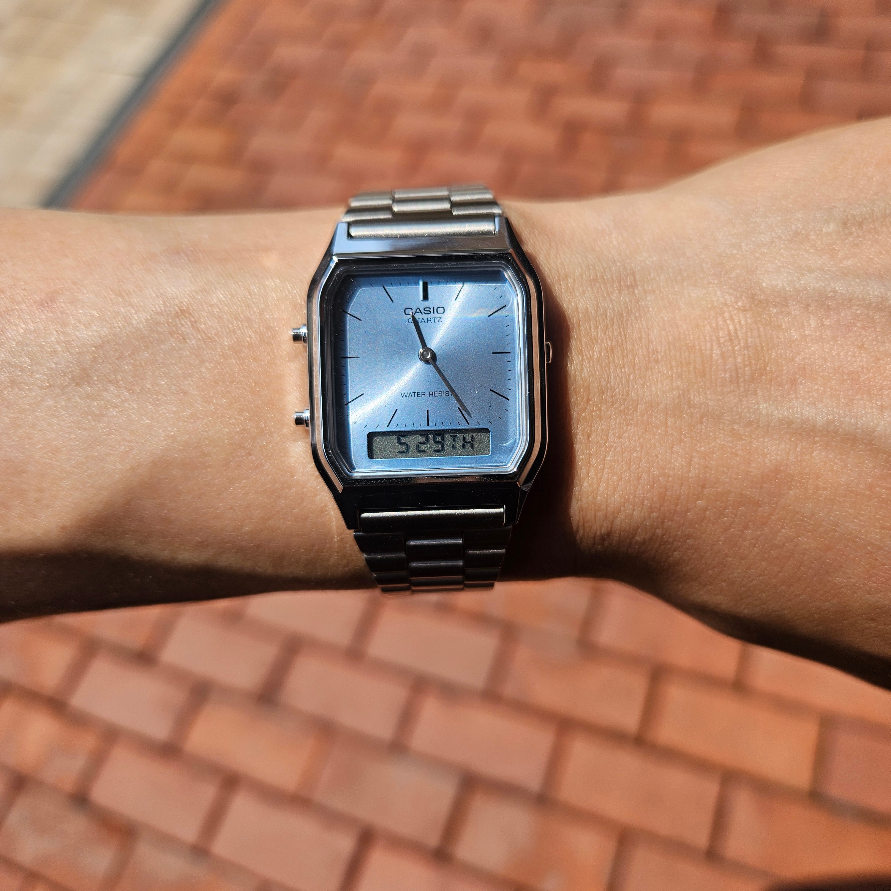Casio AQ-230A-2A1MQY 착용 스타일 - 2