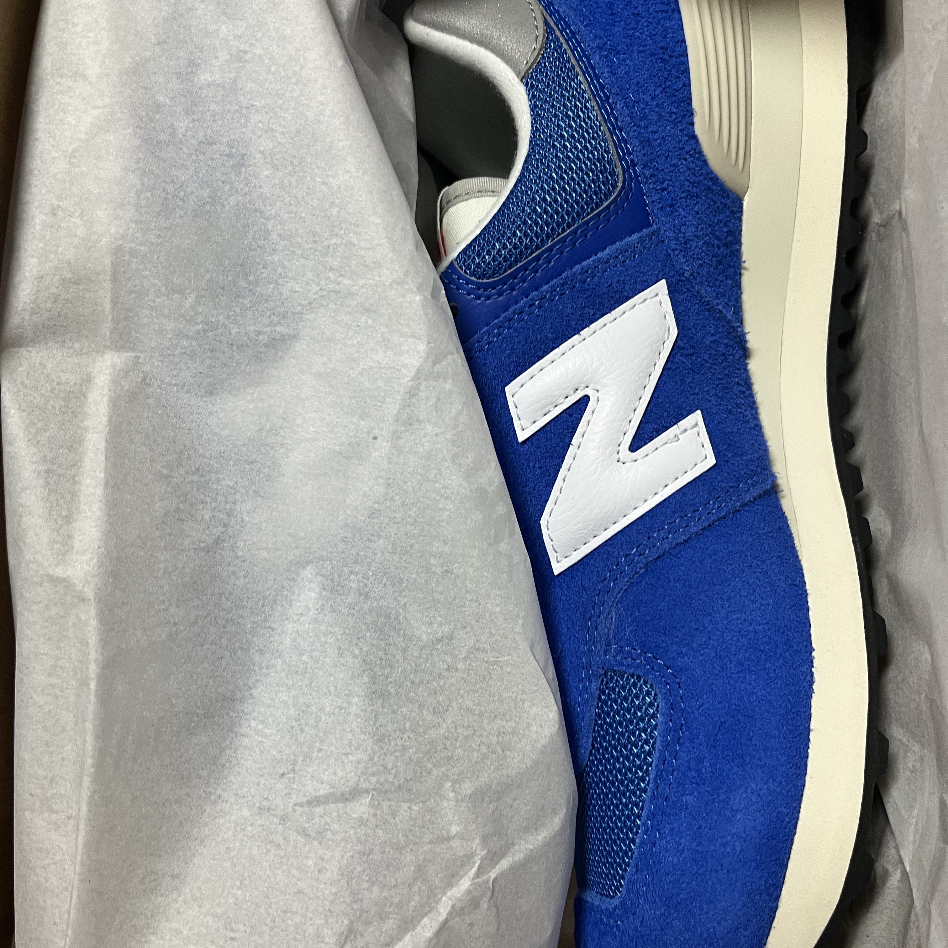 New Balance 574 Heritage Blue White 착용 스타일