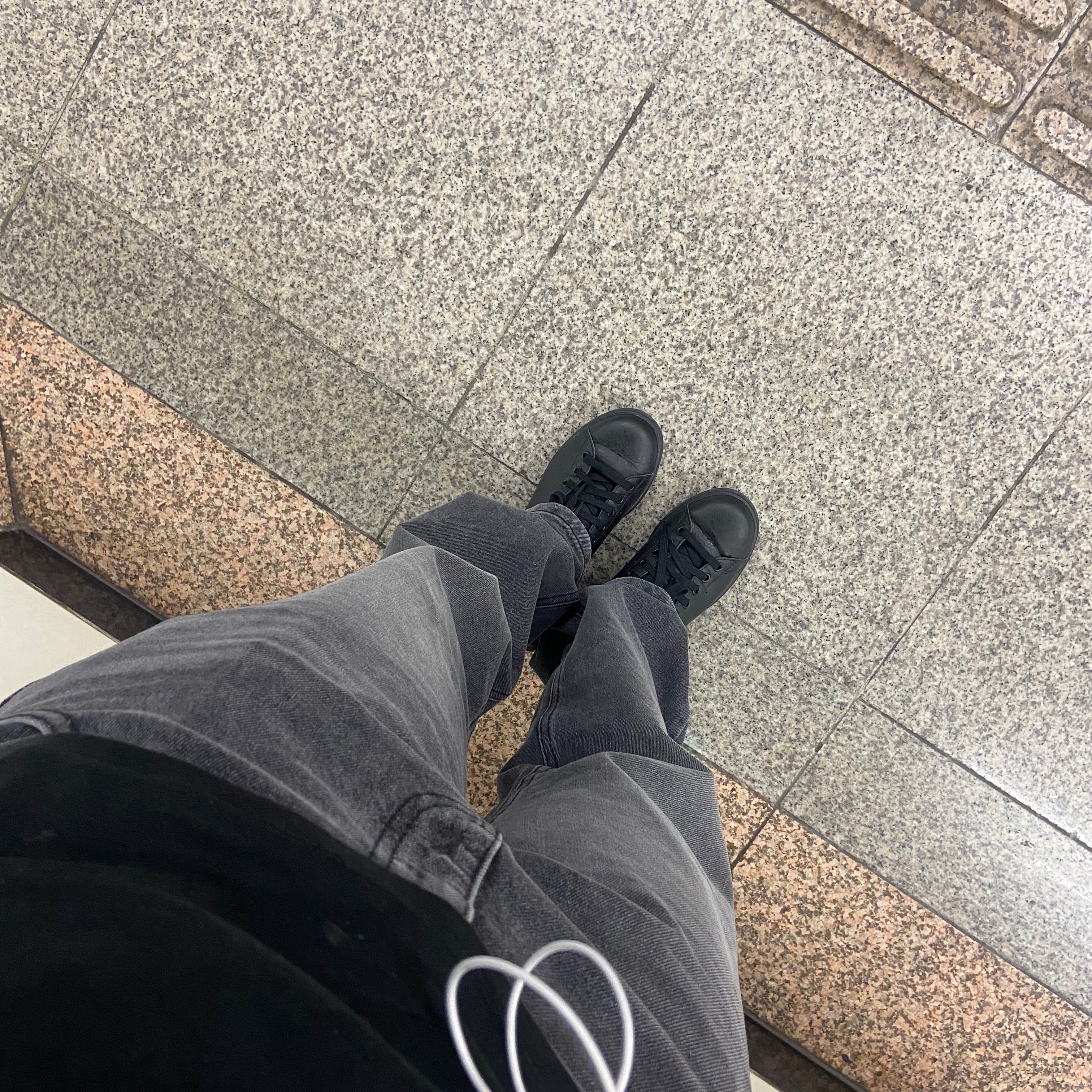 Adidas Stan Smith Core Black 착용 스타일