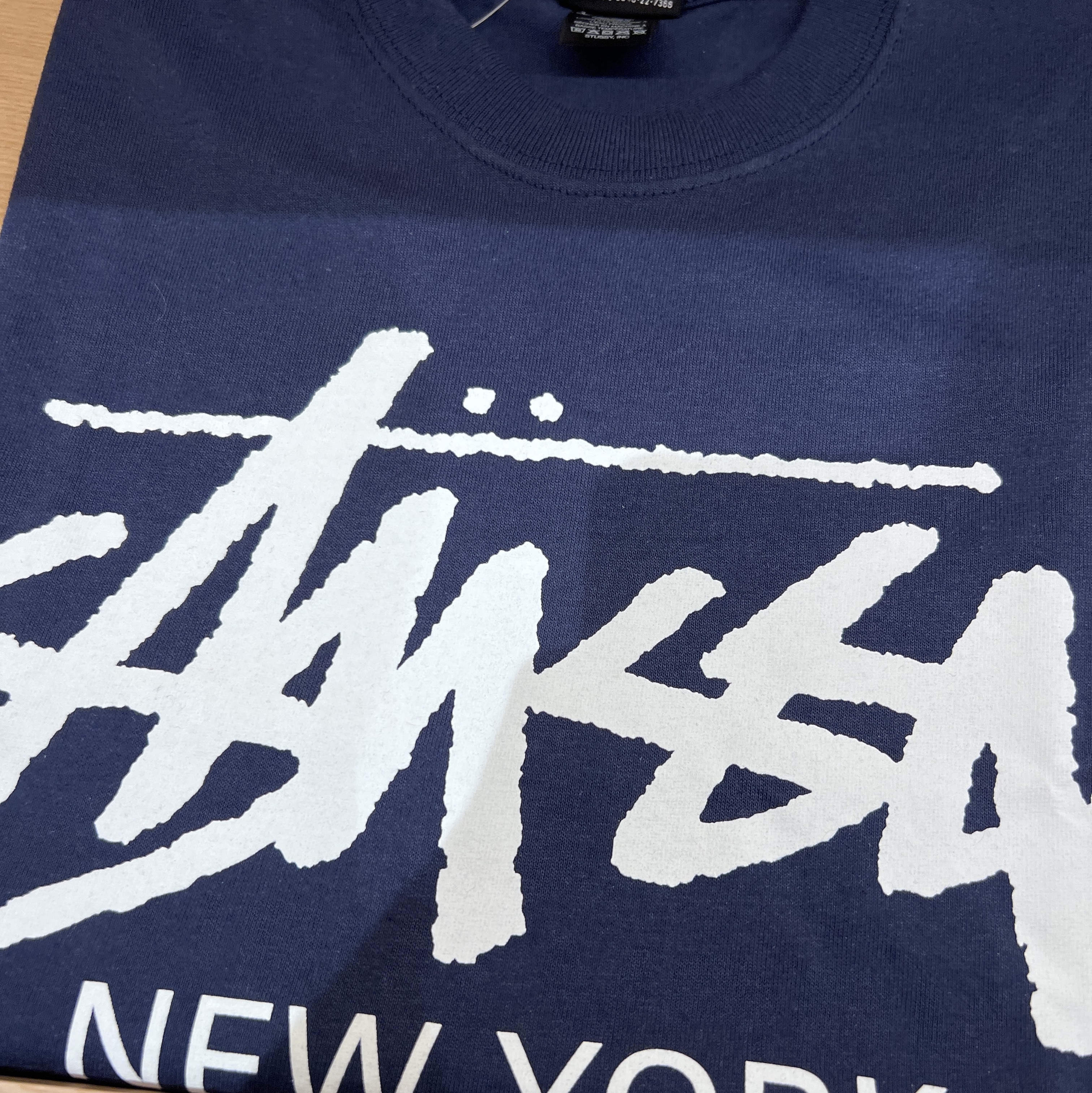 Stussy World Tour T-Shirt Navy 2024,2025 착용 스타일