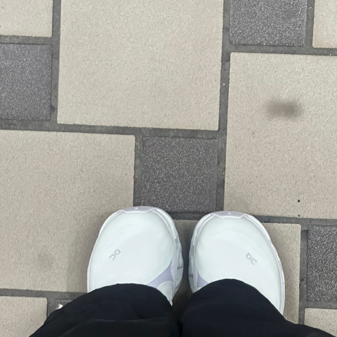 (W) On Running x Post Archive Faction (Paf) Cloudmonster 2 Vapor Frost 착용 스타일 - 3