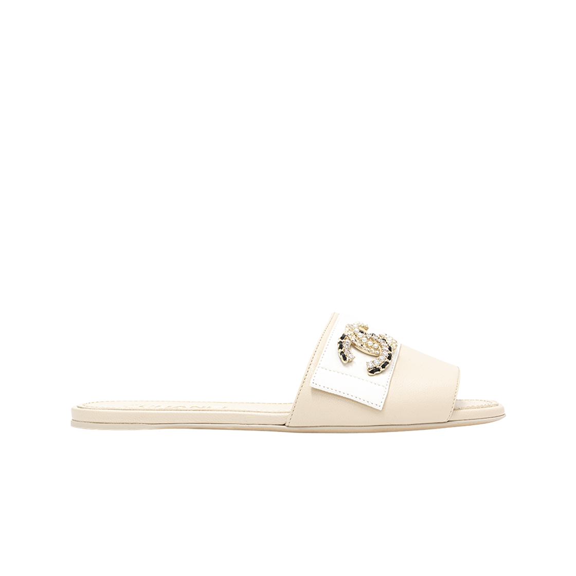 G39692-X56811-K5378 (W) Chanel CC Logo Crystal Pearl Sandals Beige White