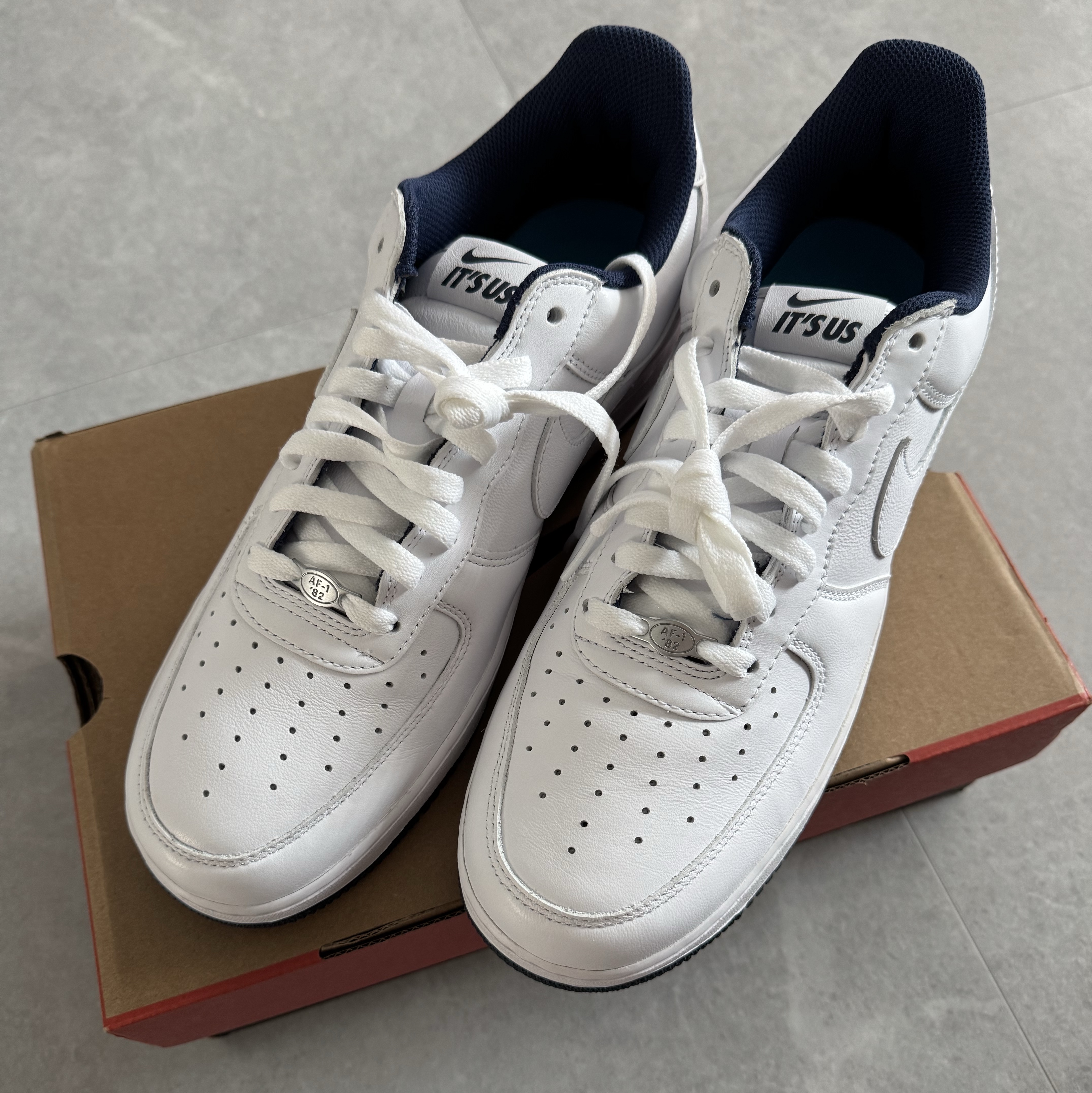 Nike x Lil Yachty Us Force 1 Low White and Midnight Navy 착용 스타일 - 2