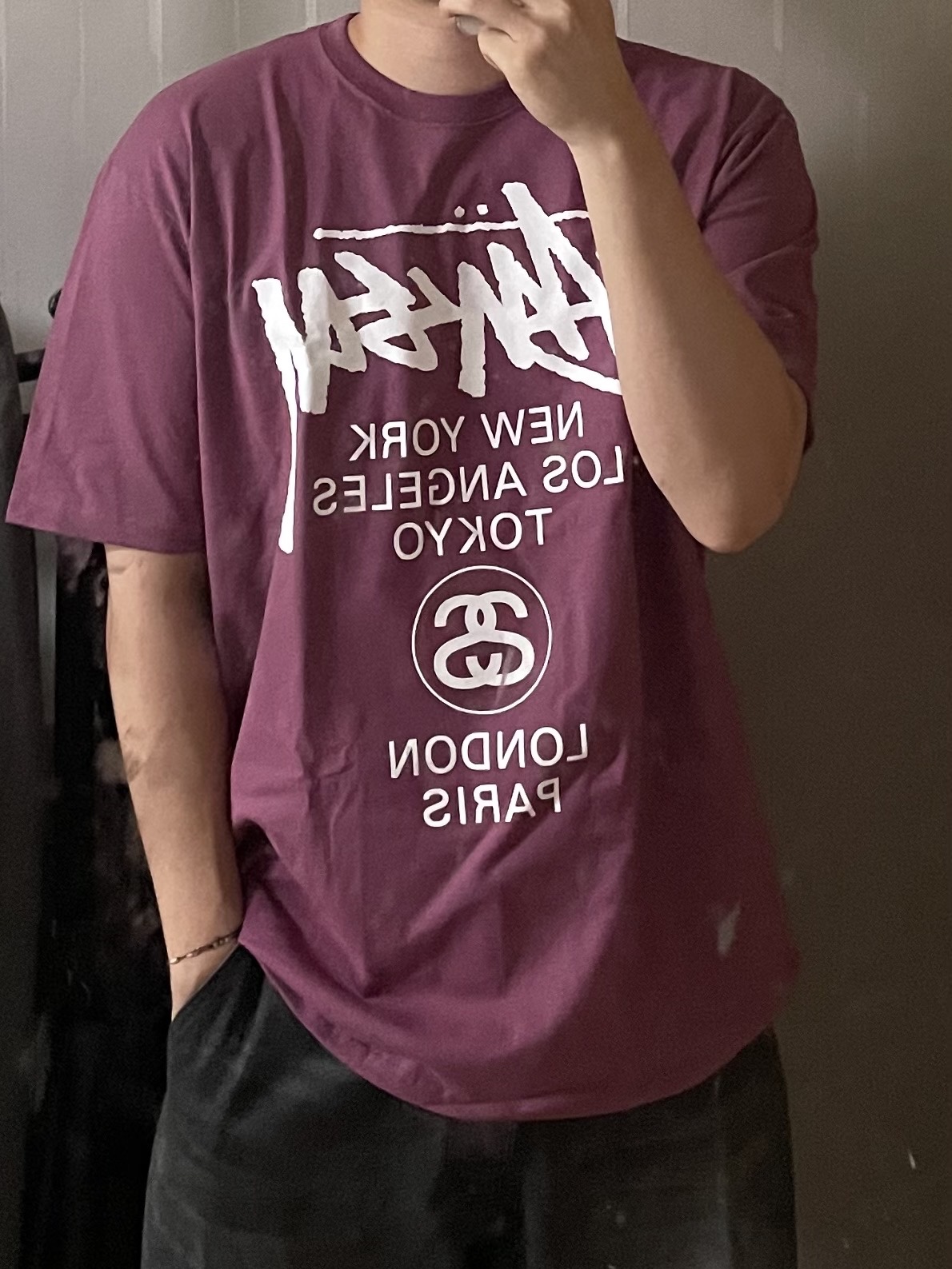Stussy World Tour T-Shirt Berry 2024 착용 스타일