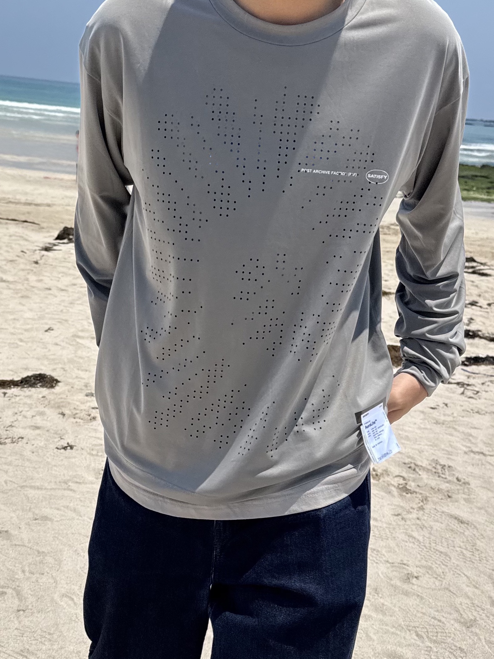 Satisfy x Post Archive Faction (Paf) Auralite Long T-Shirt Grey 착용 스타일