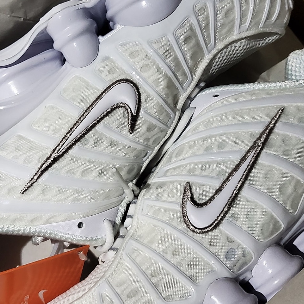 (W) Nike Shox TL White and Max Orange 착용 스타일