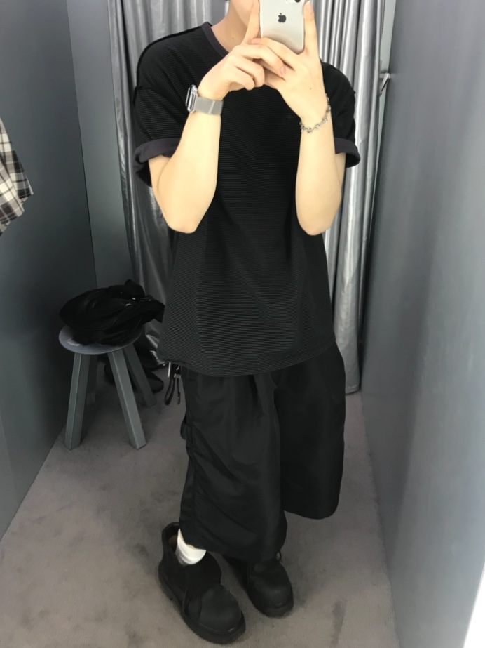 MJD x Koin Seoul Two Tuck Re-Nylon Wide Carpenter Bermuda Pants Black, LOSTGARDEN Route Black 착용 스타일