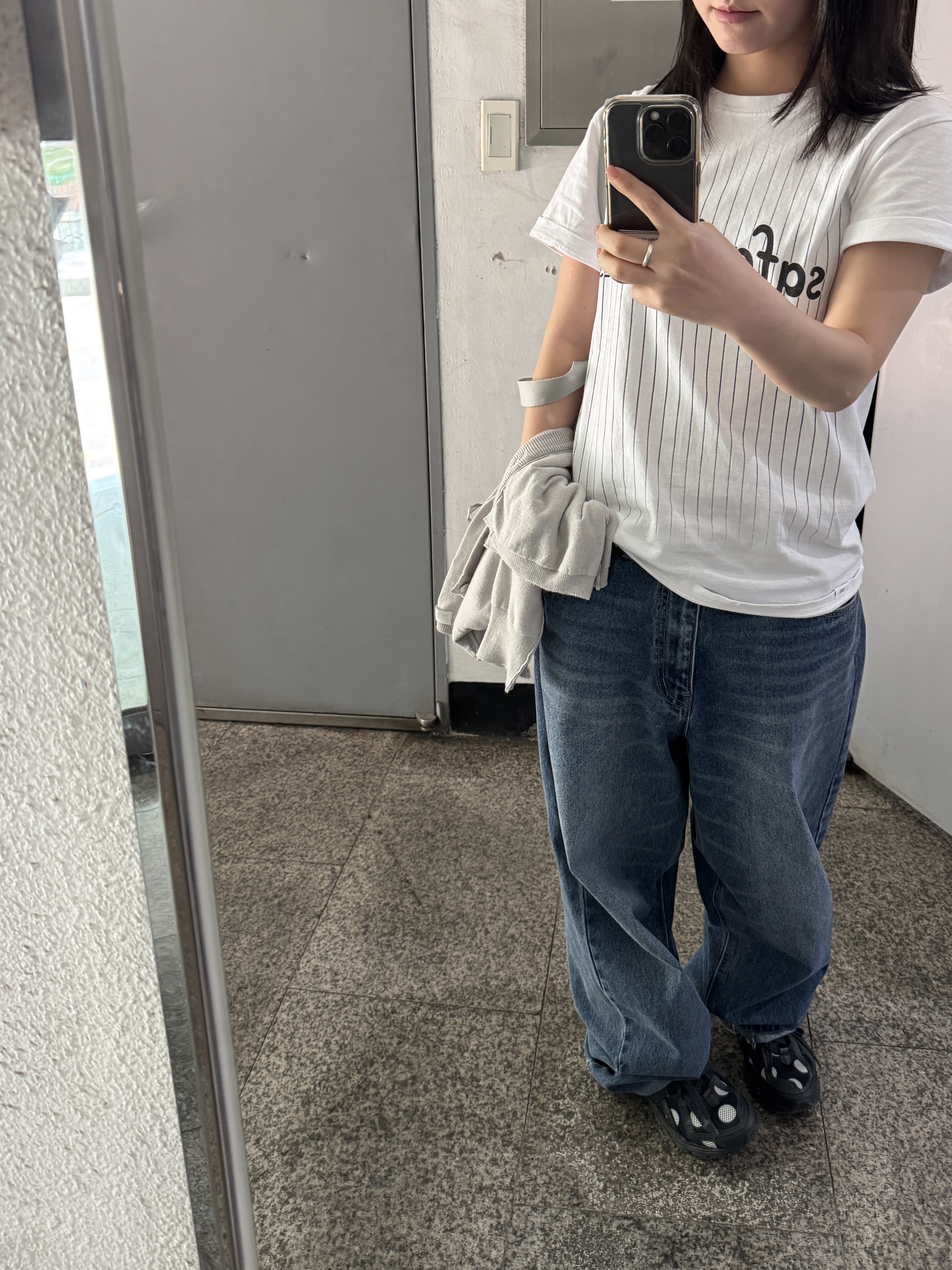 New Balance 1906R Polka Dot Black, Safarispot Safarispots Magazine Tee White 착용 스타일