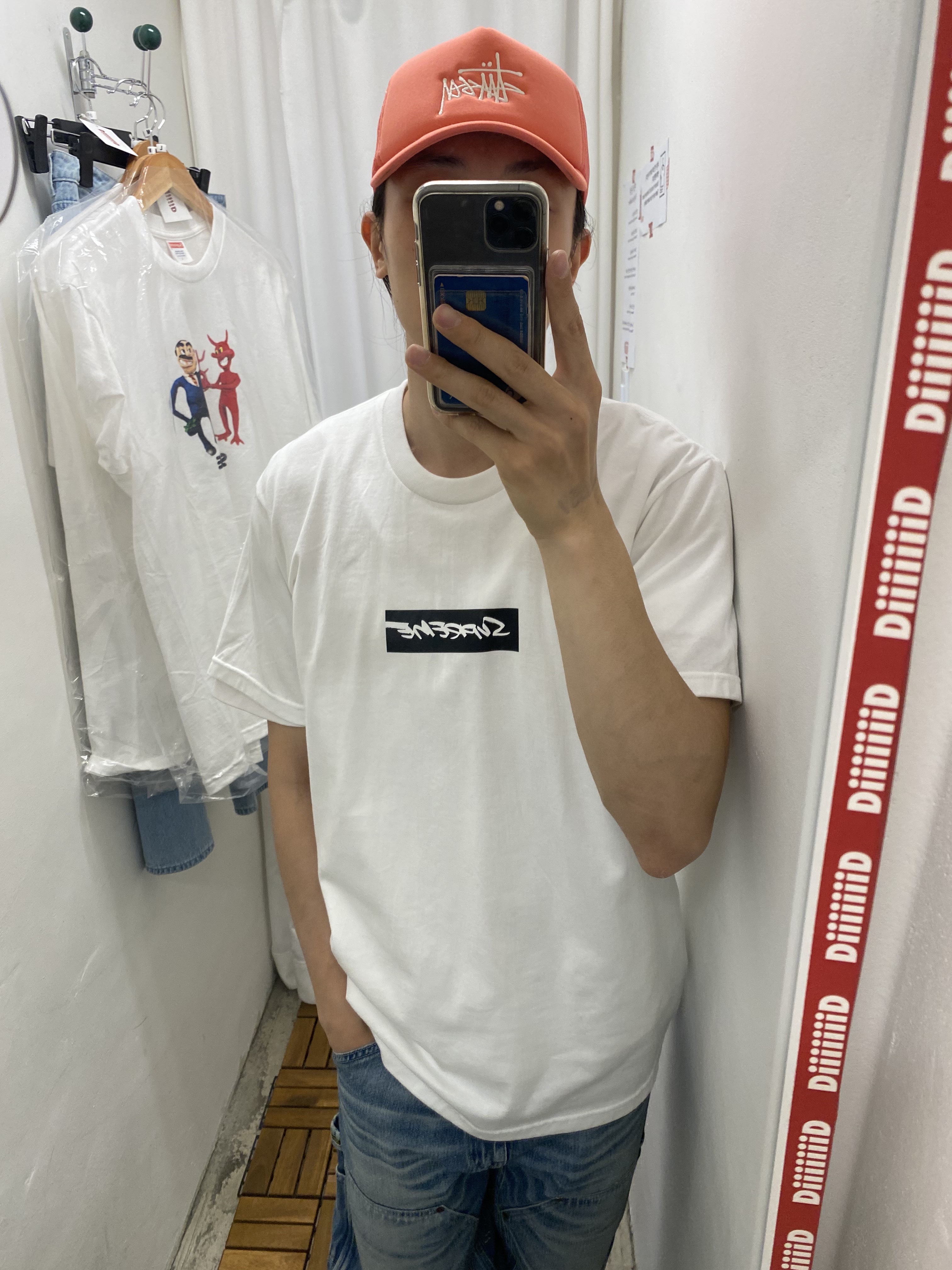 Supreme Worn Double Knee Painter Pants Denim - 25SS, Supreme Business T-Shirt White - 23SS 착용 스타일 - 6