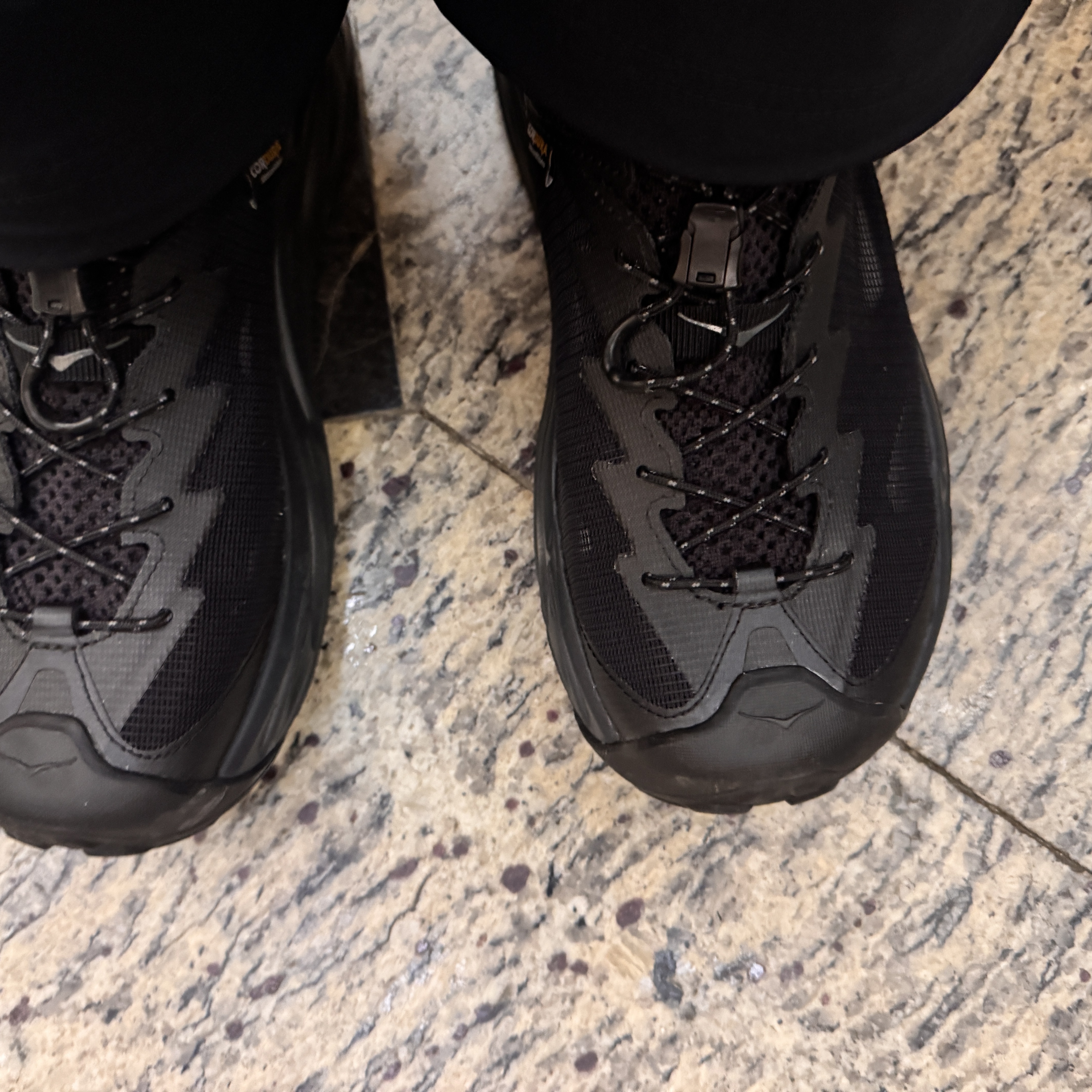 Hoka Hopara 2 Black - 25SS 착용 스타일 - 3