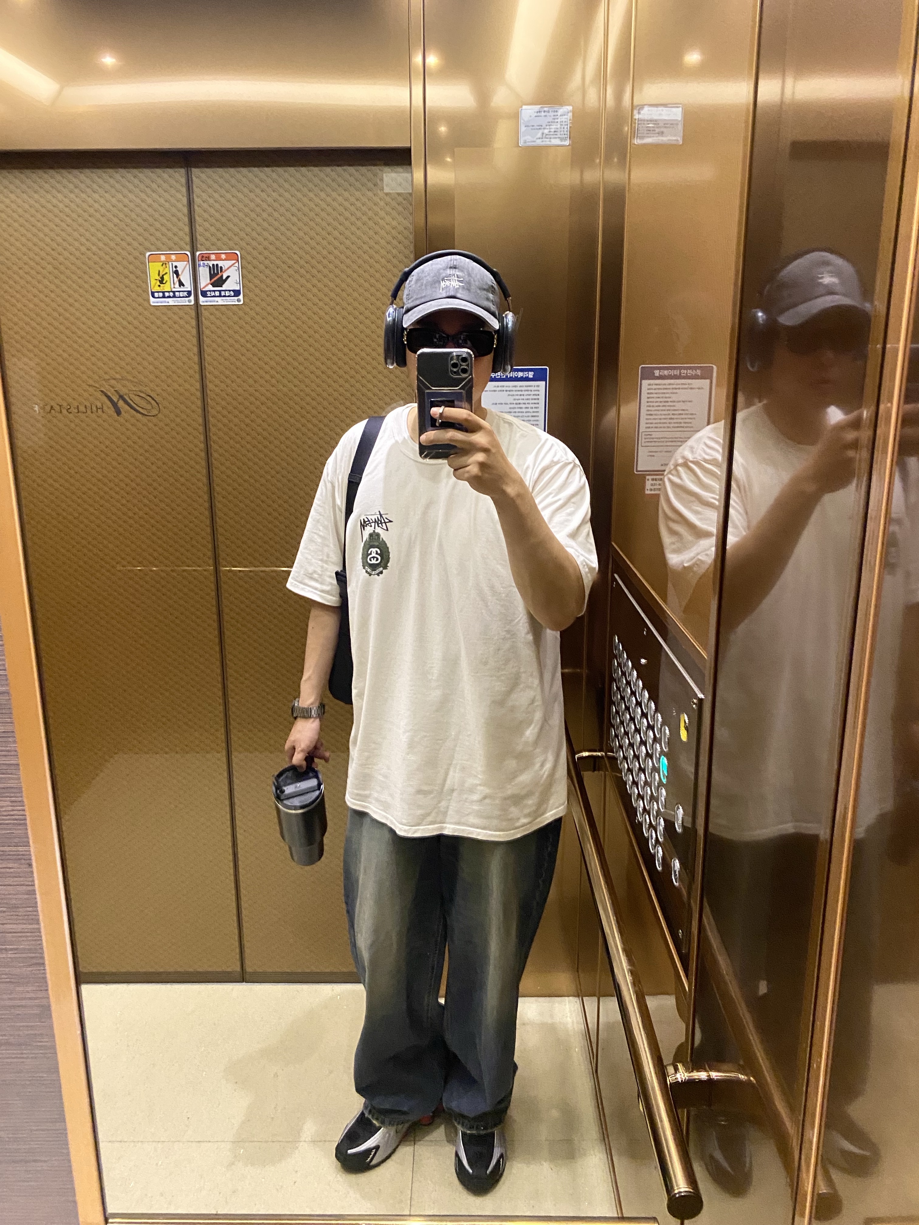 Apple AirPods Max USB C Midnight (Korean Ver.), Stussy Washed Basic Low Pro Cap Charcoal 착용 스타일