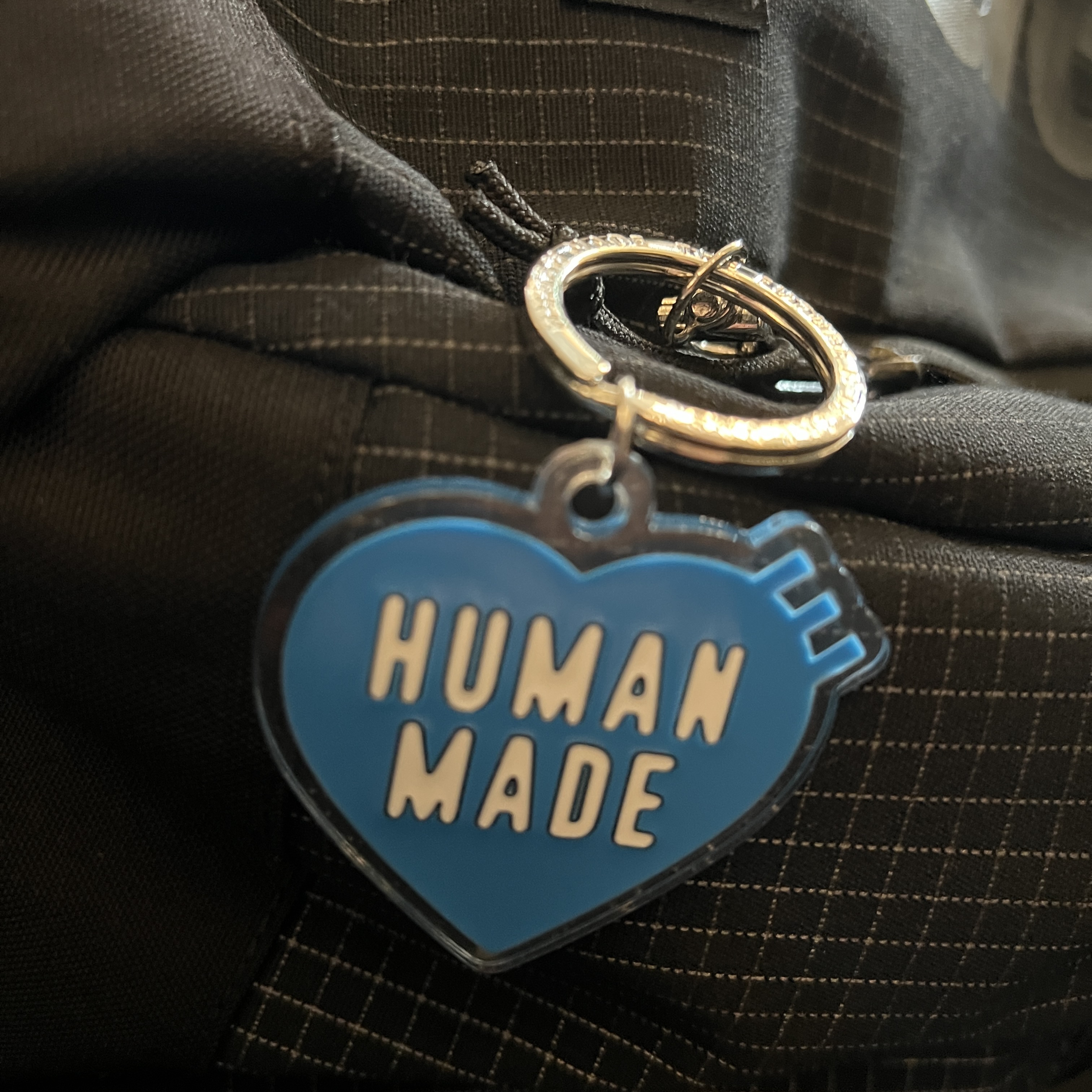 Human Made Heart Keyring Navy 착용 스타일