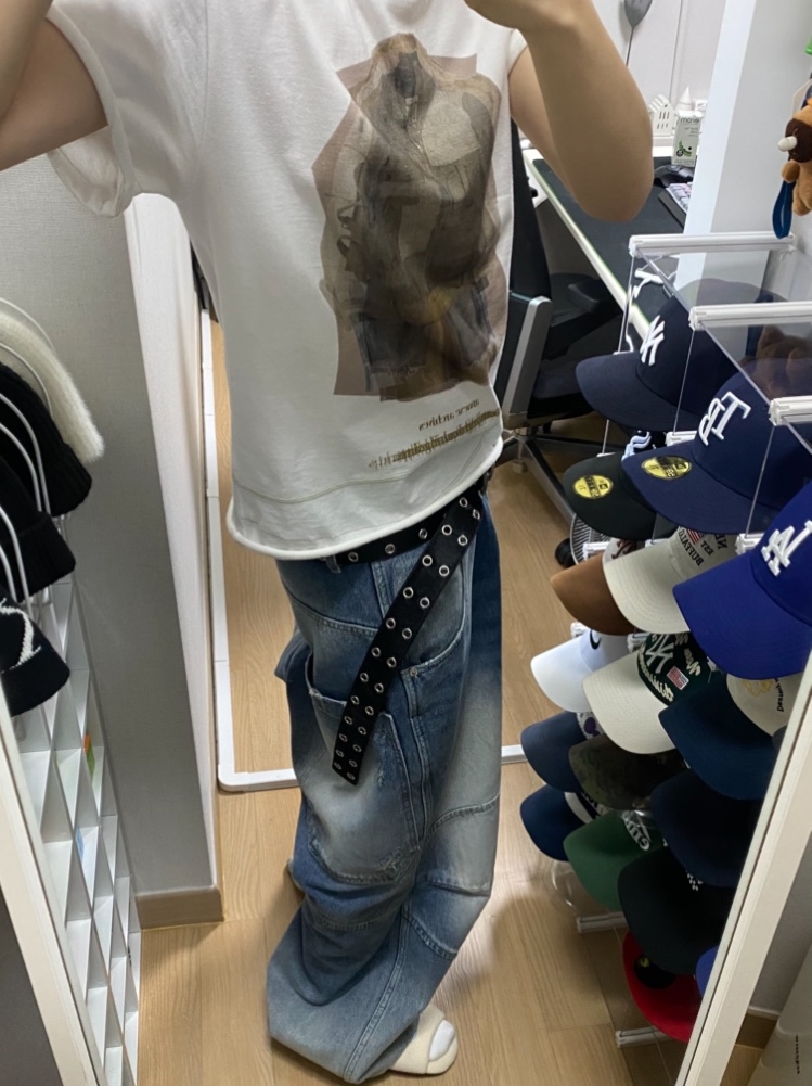 Kamien x MJD Double Hole Belt Black Shearling Calfskin, MJD 3D Knee Denim Pants Blue 착용 스타일 - 1
