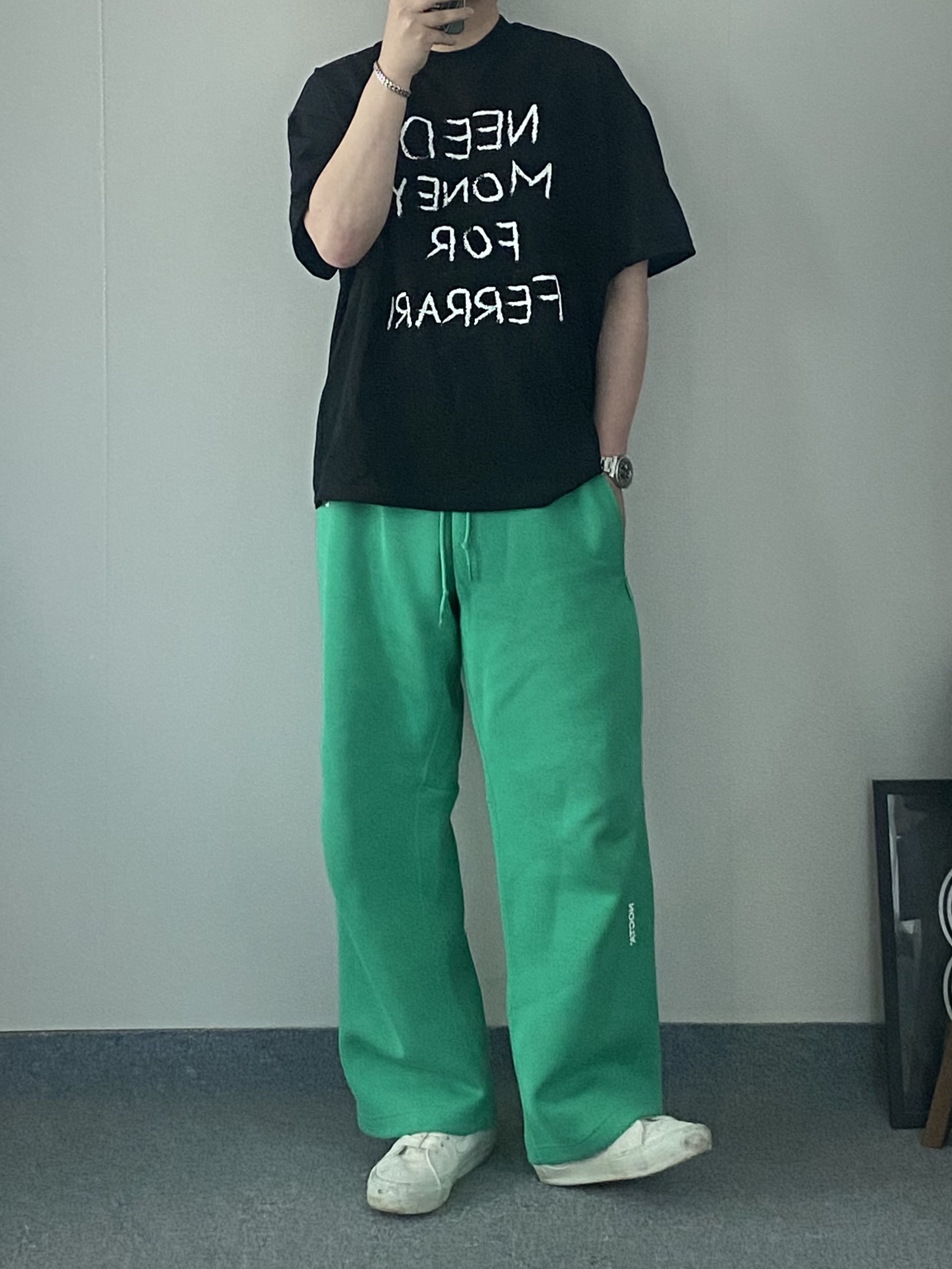 Nike x Drake Nocta Tech Fleece Open Hem Pants Stadium Green (FD8460-324), Vans Vault x JJJJound Sk8-Mid LX True White 착용 스타일