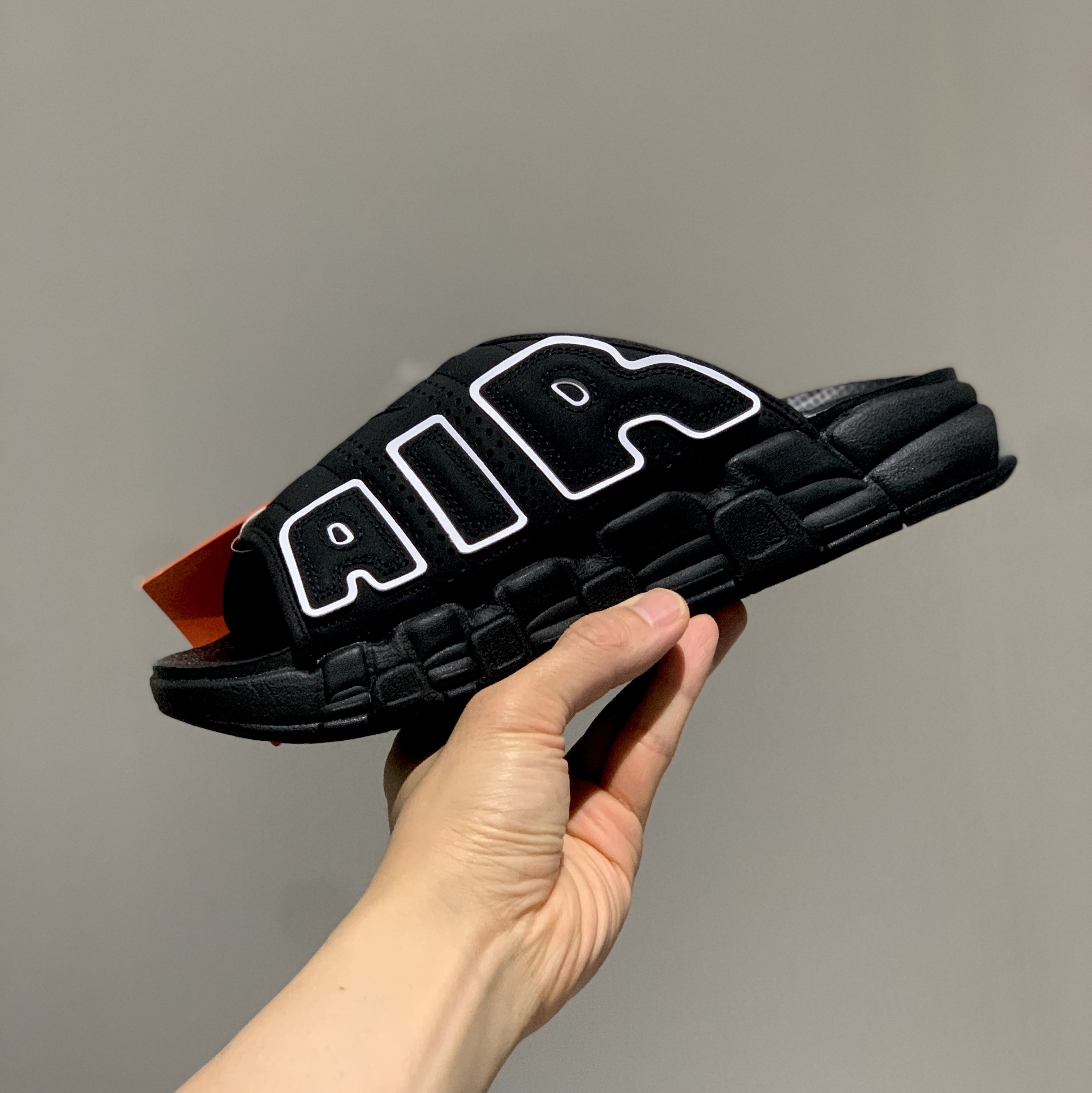 Nike Air More Uptempo Slide Black White 착용 스타일
