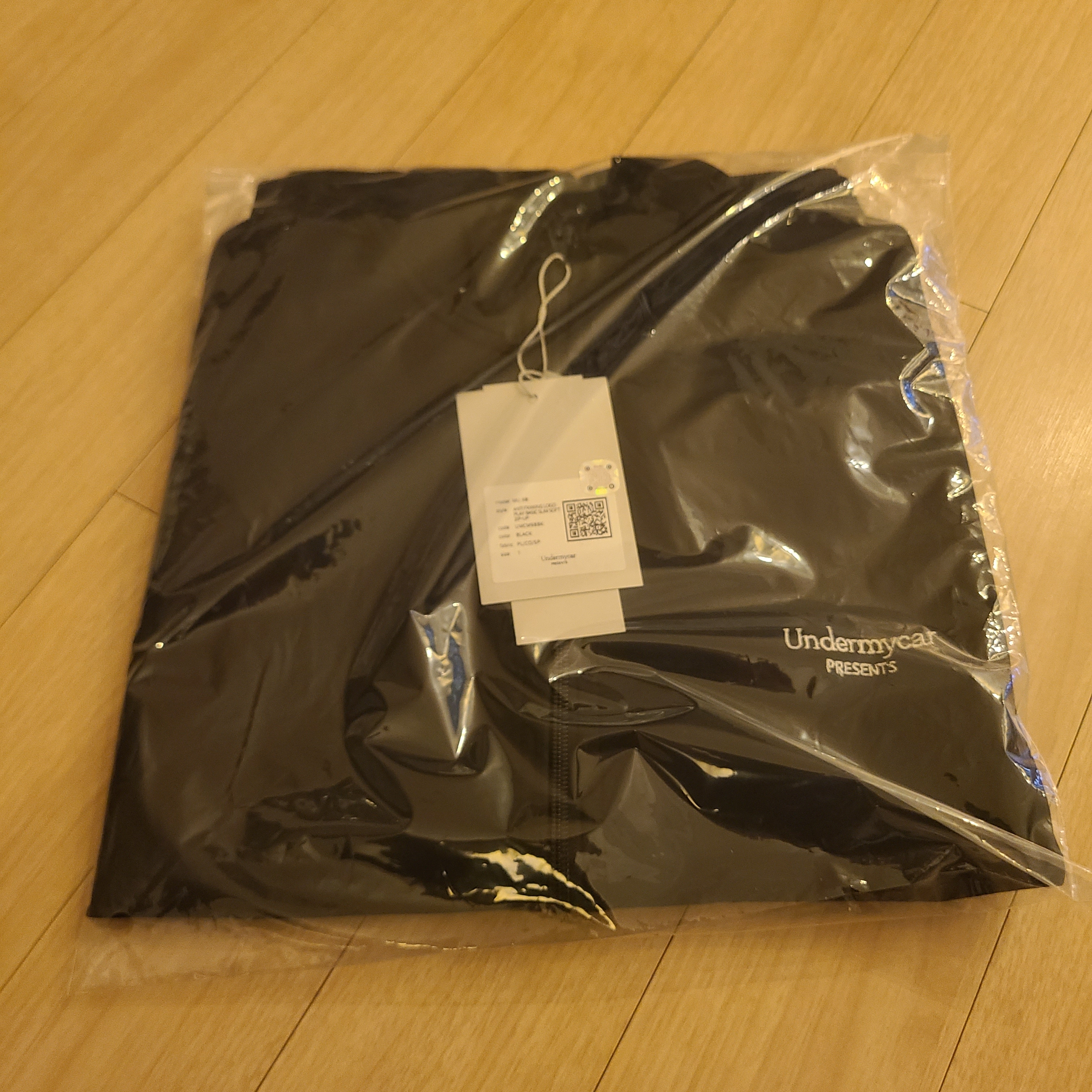 Undermycar Mu.98 Anti Fxxking Logo Play Basic Slim Soft Zip-up Black 착용 스타일