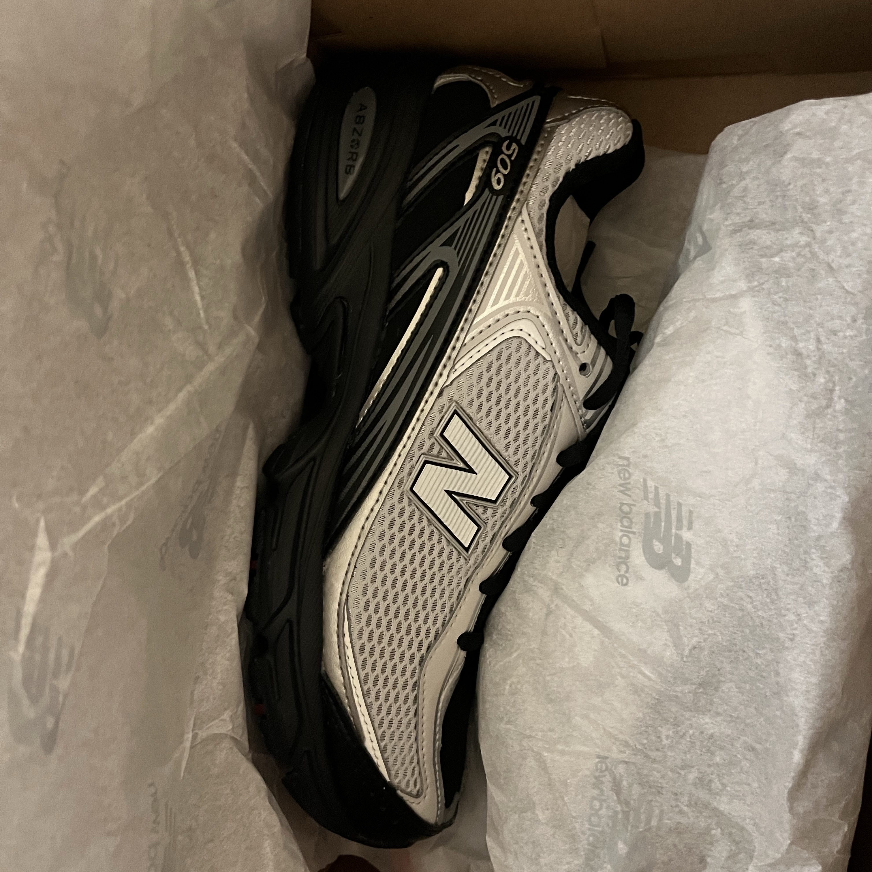 New Balance 509 Black Gray 착용 스타일